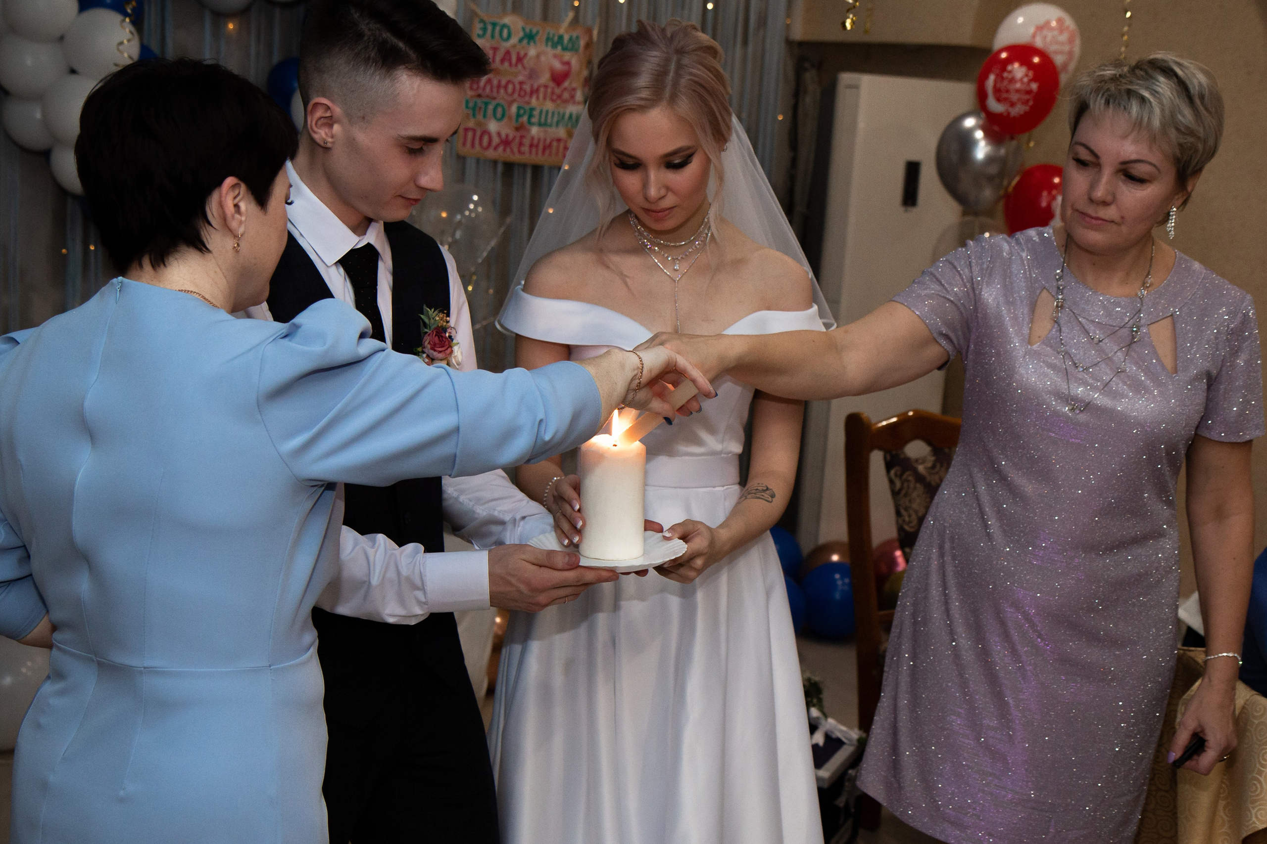 Свадебная фотосессия в Шелехове. Фотограф в Шелехове, лучшие выпускные альбомы в Шелехове