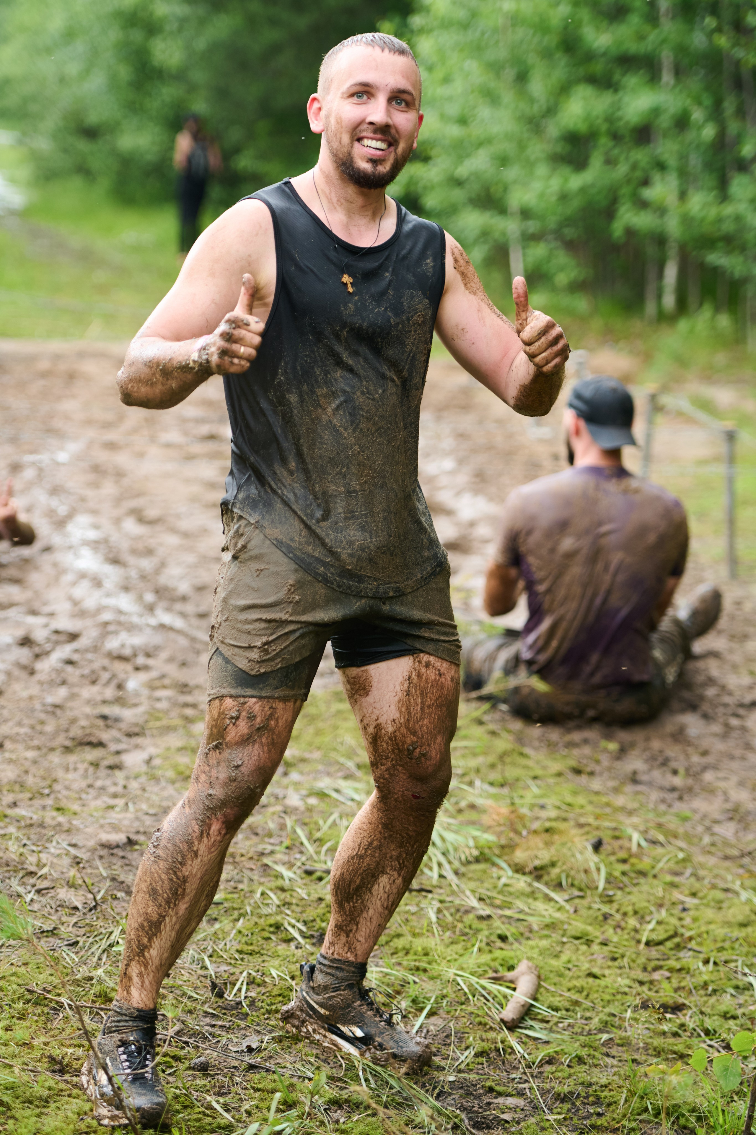 Фоторепортаж с забега Стальной характер в Сургуте, 5 июля 2025. Репортажный и семейный фотограф — Шелихов Сергей