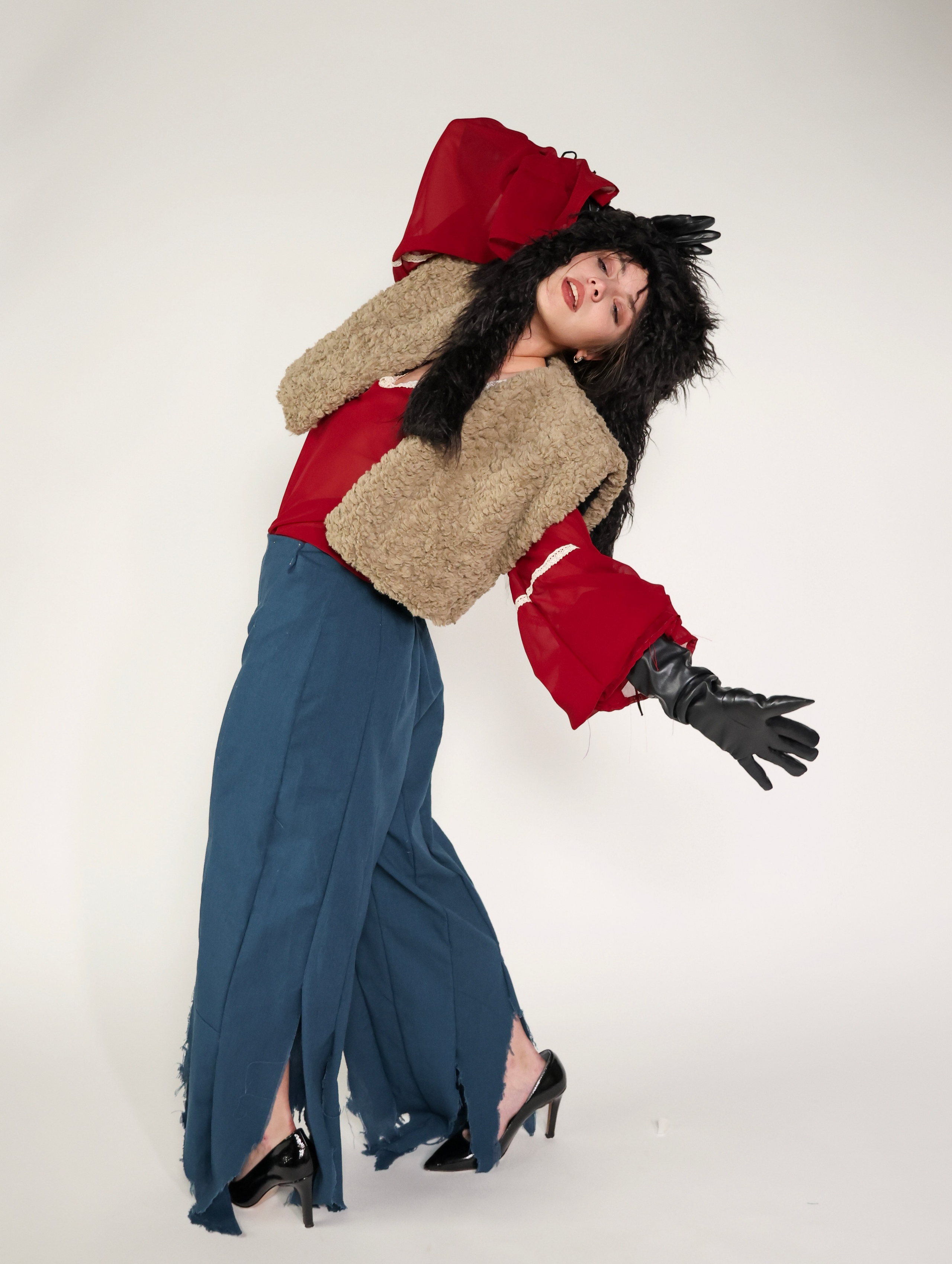 Ретро коммерция. Костюмер, художник кино и телевидения в спб