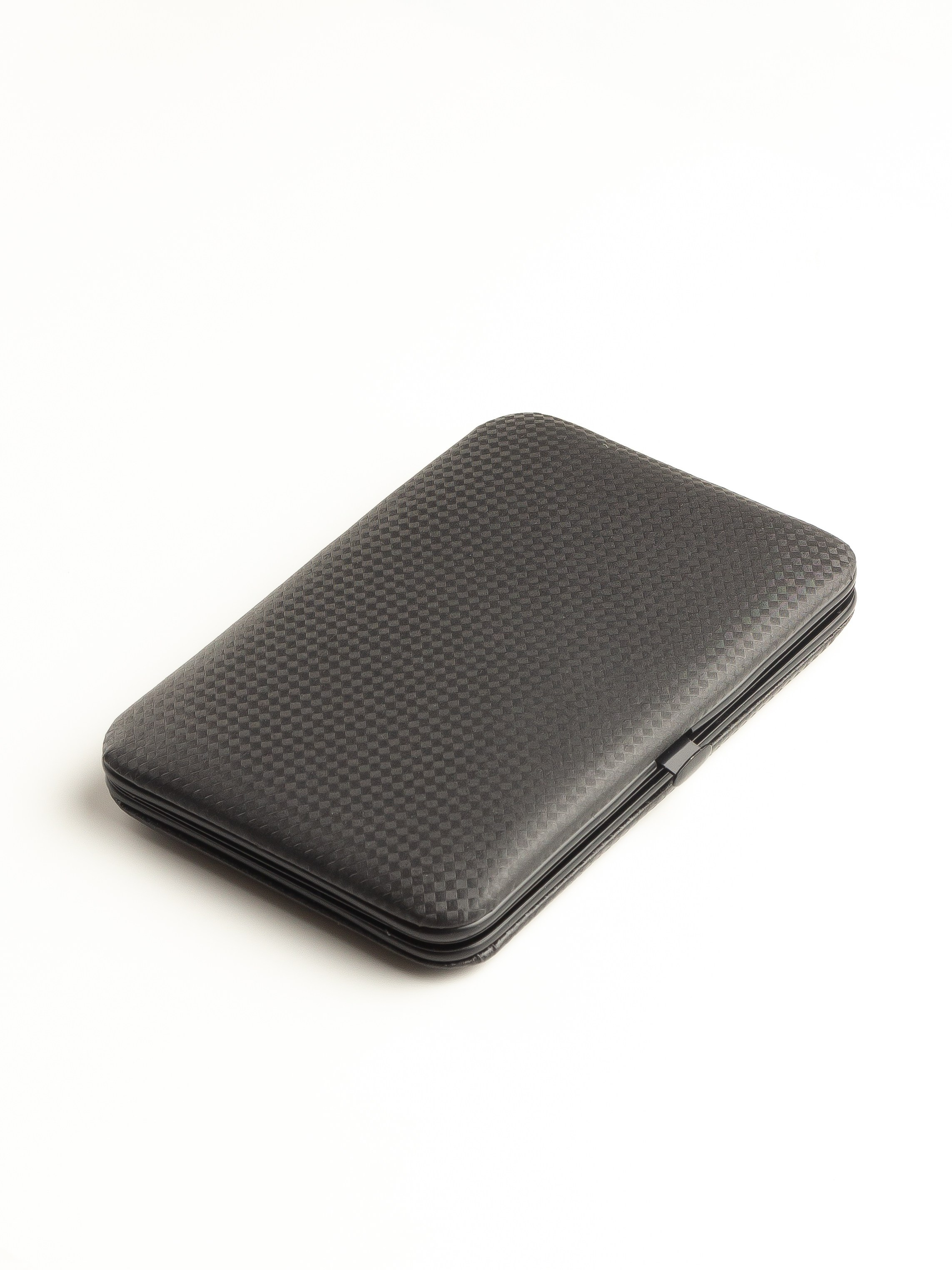 Набор на белом. Александр Стряпунин — предметный фотограф в Улан-Удэ