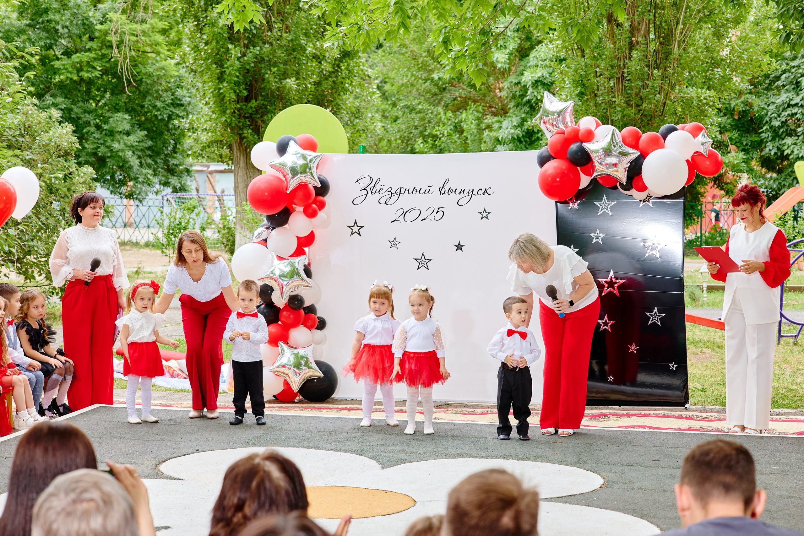 Выпускной 45 сад. Фотограф Выпускные альбомы Таганрог Сергей Коробченко