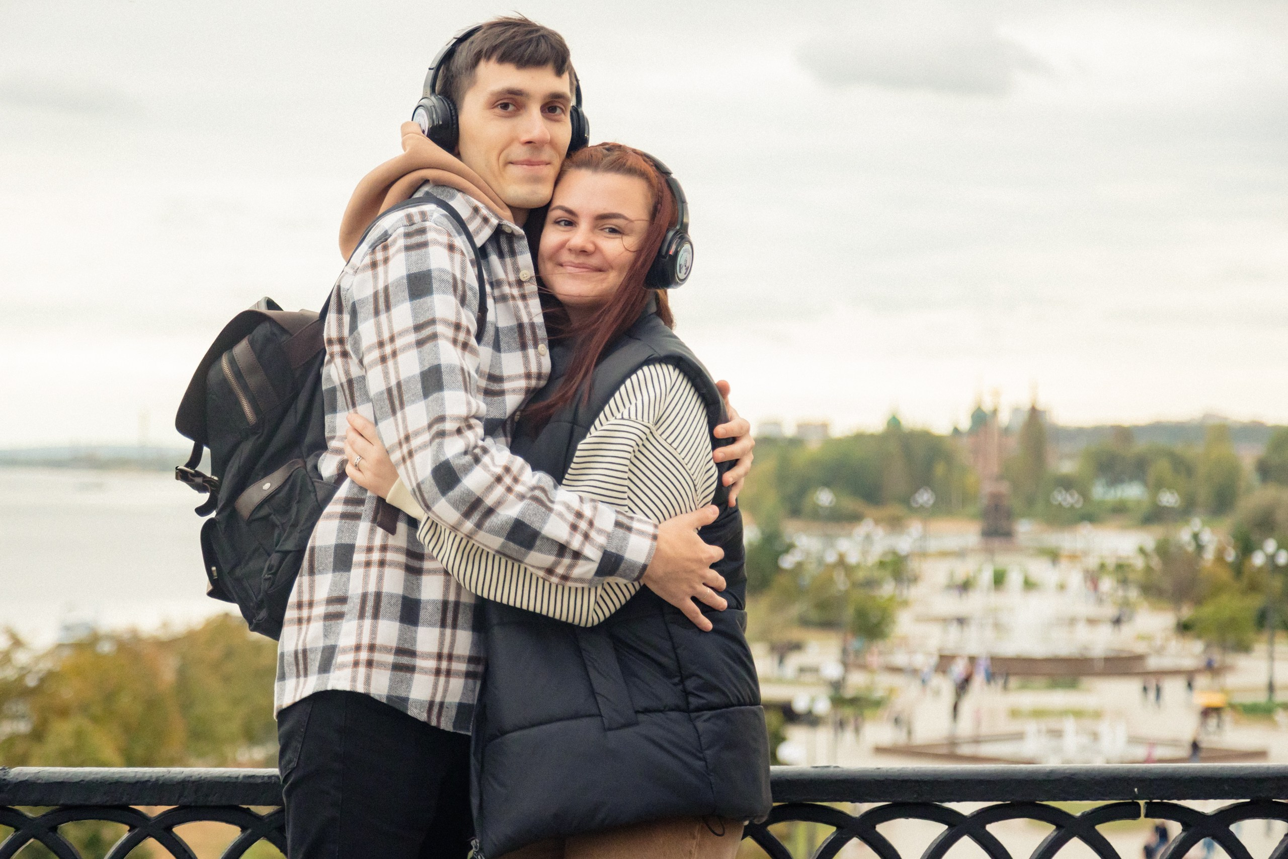 Экскурсия. На каждом снимке всегда два человека: фотограф и зритель