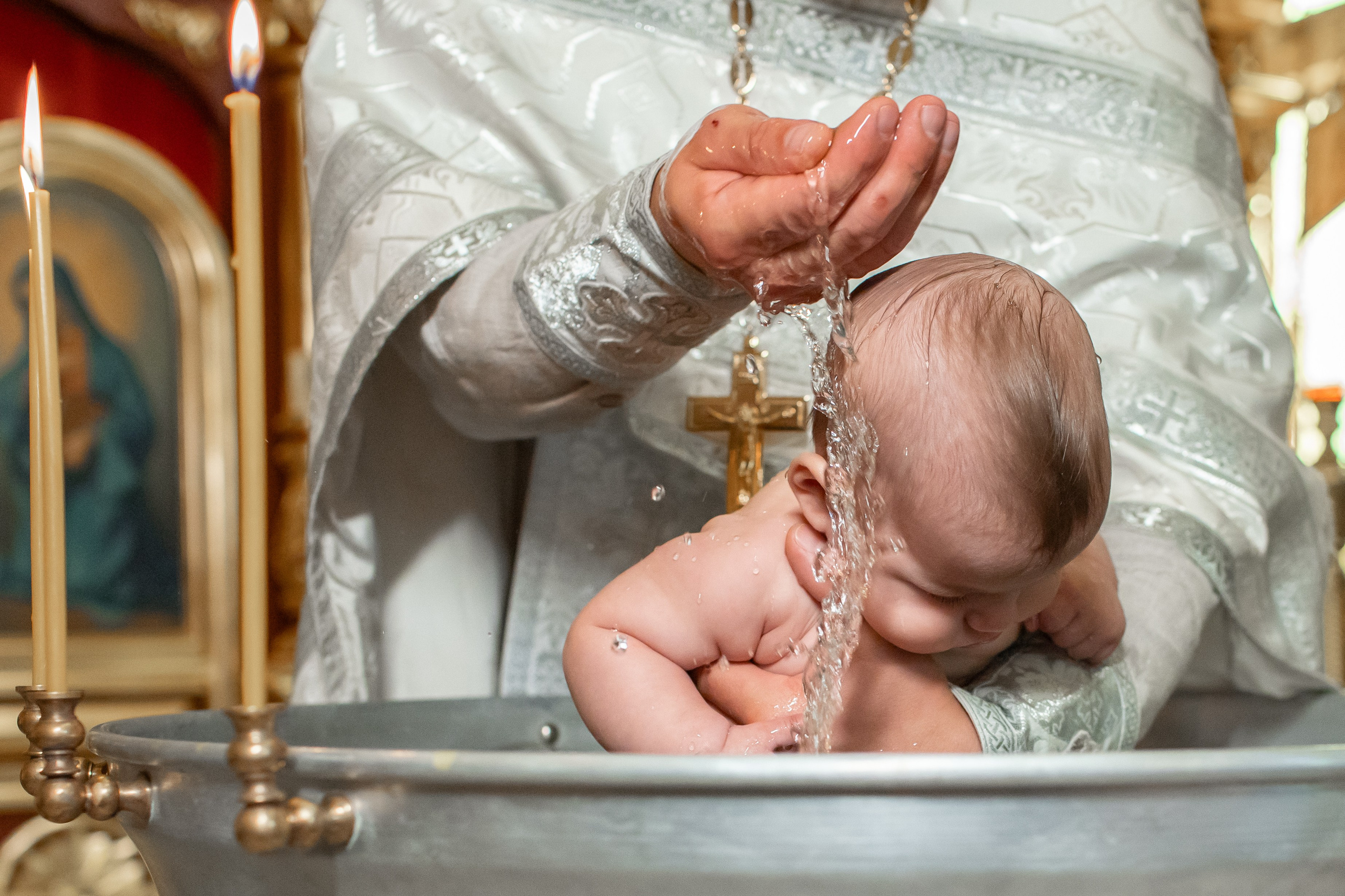 Крещение в Храме Воздвижения Креста Господня в Алтуфьеве. Профессиональный фотограф в Москве и Мо Мария Шантарёва