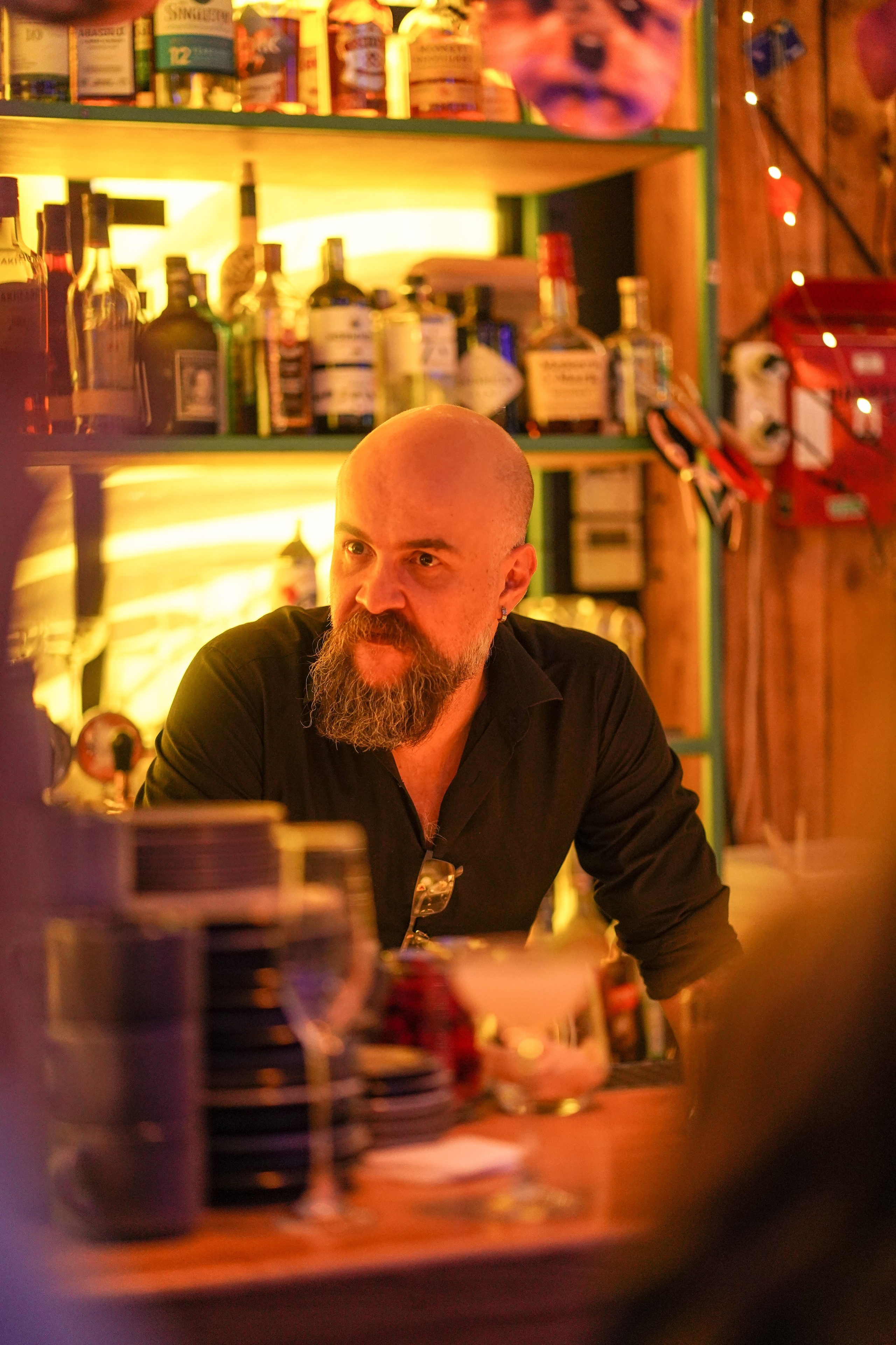 Бар Собаки в тумане. Фотограф