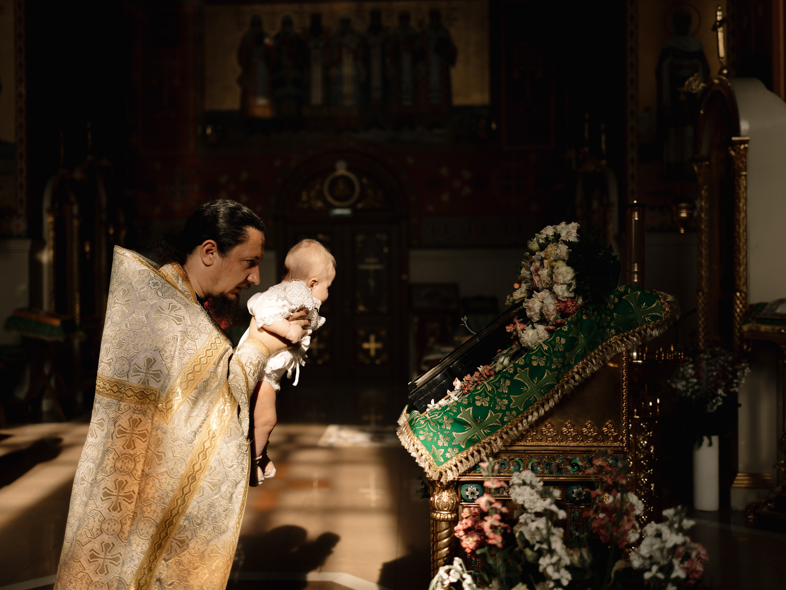 Таинство крещения Миланы. Семейный фотограф в Краснодаре Храмова Анна