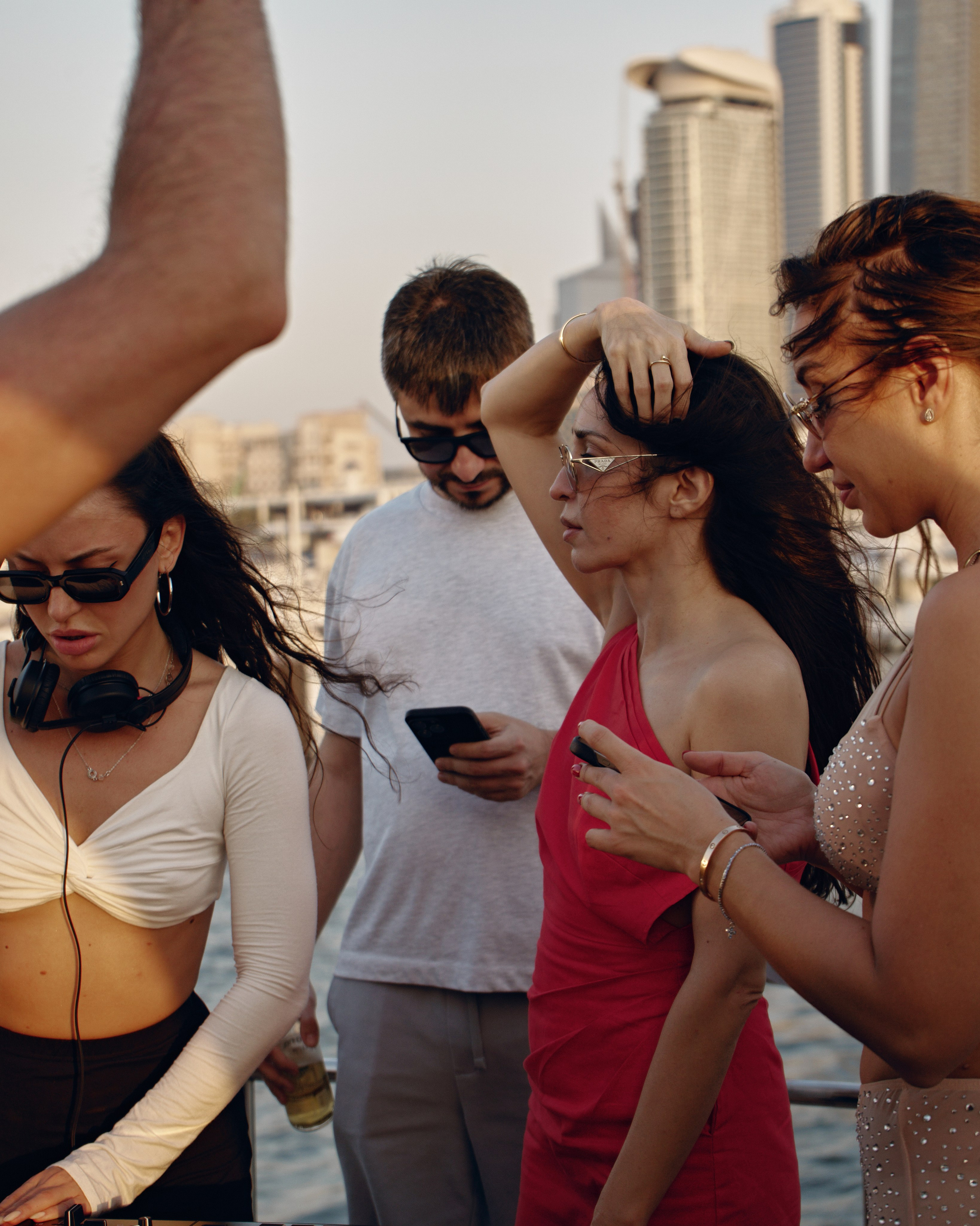 PAVEL DEREVYANKO. NOIZOMAX Художественный фотограф в Дубай