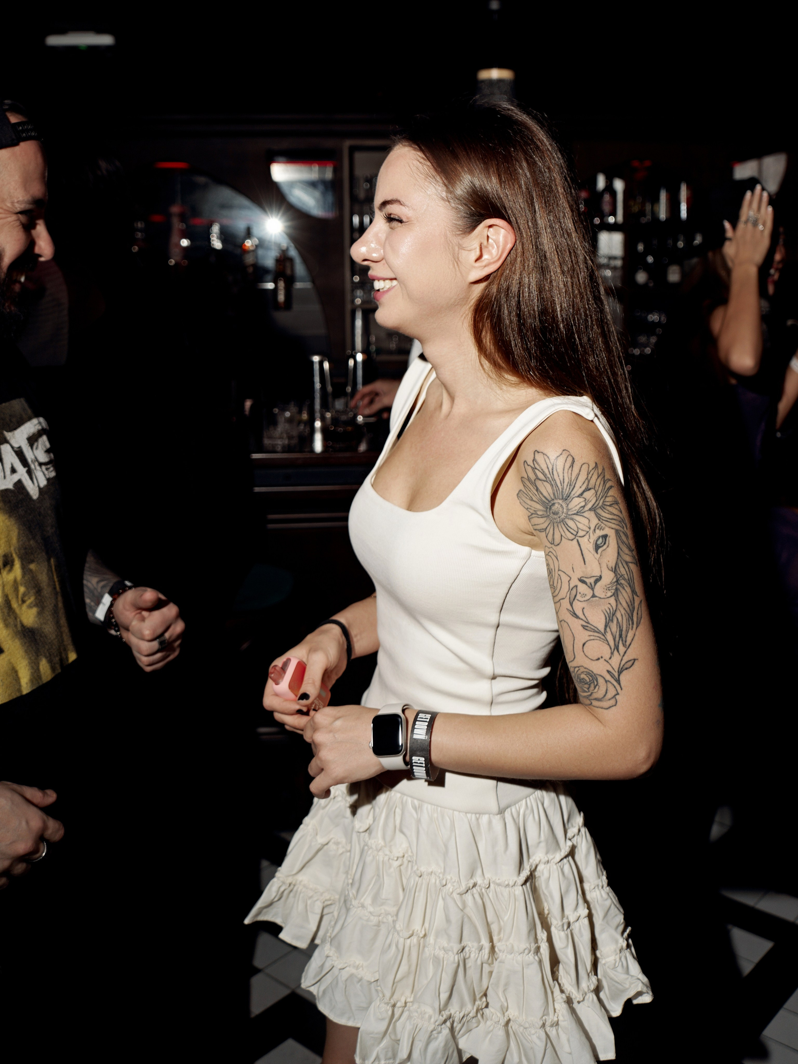 CLUB. NOIZOMAX Художественный фотограф в Дубай