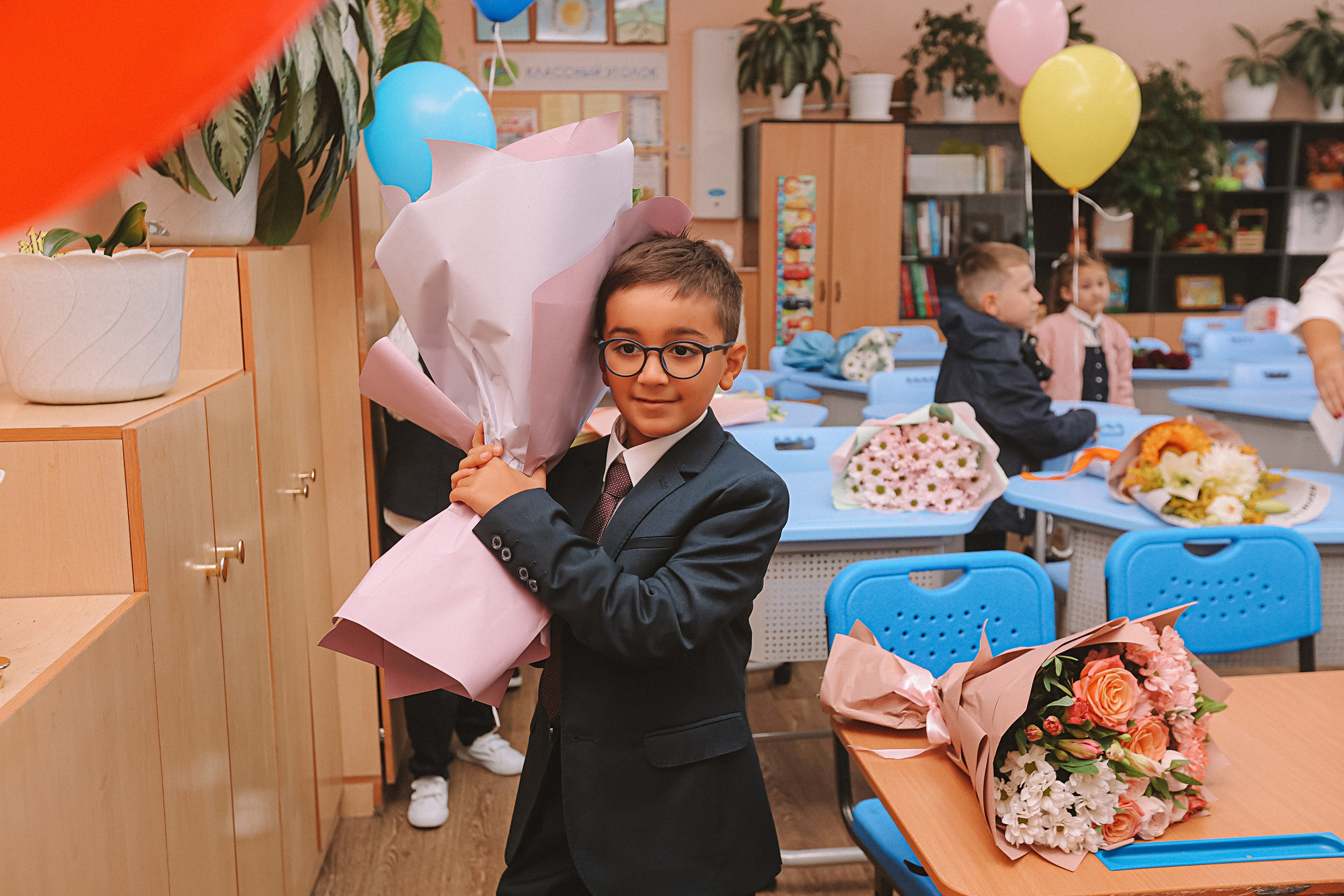 1 сентября линейка+кл час+портреты. Семейный фотограф Тюмень, фотограф на роды Салмина Мария