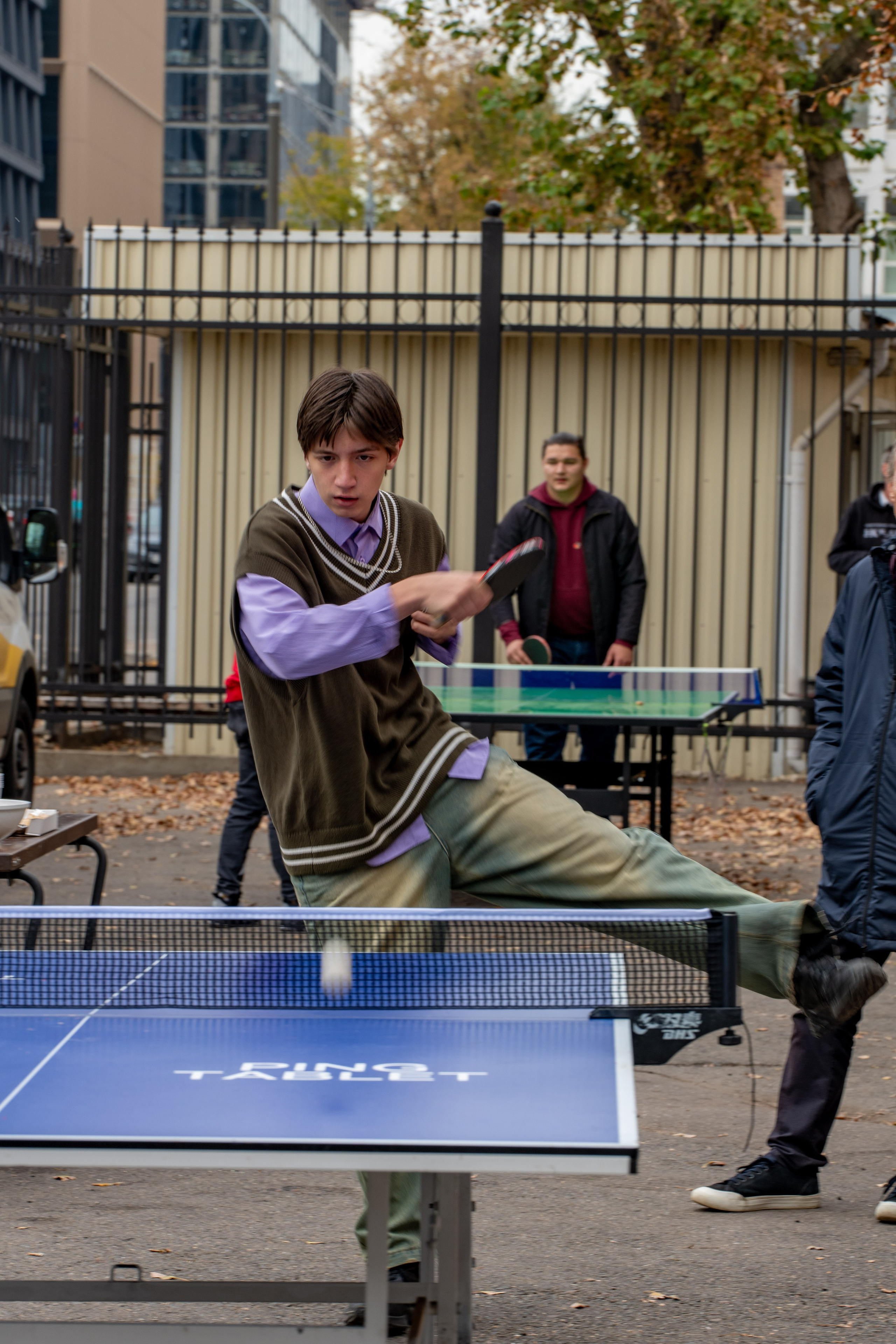 Съемка турнира по настольному теннису в НКО «Ночлежка». Фотограф в Москве. Шахабудин