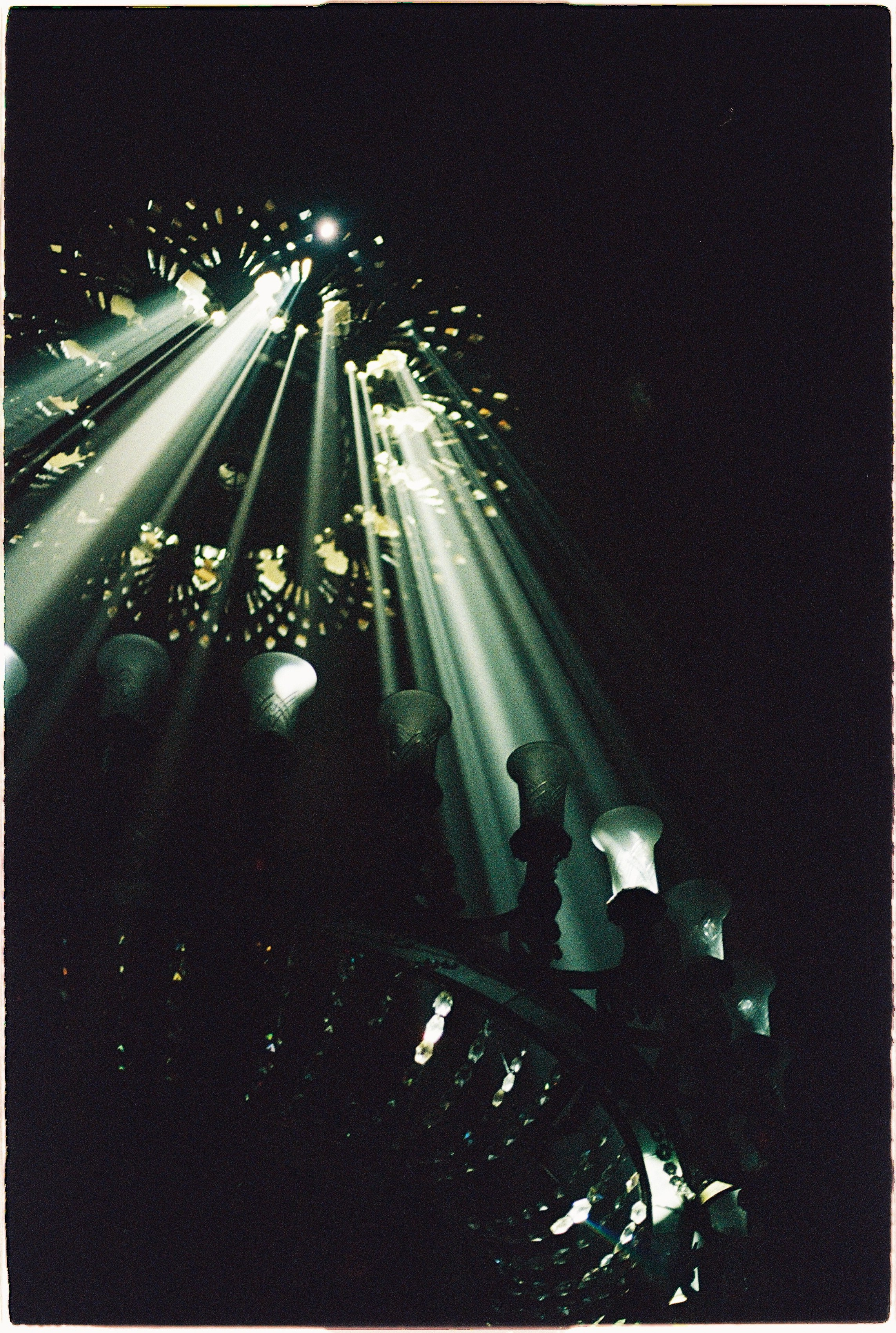 Mirele дк кристалл 2025. Илья Симонов фотограф москва