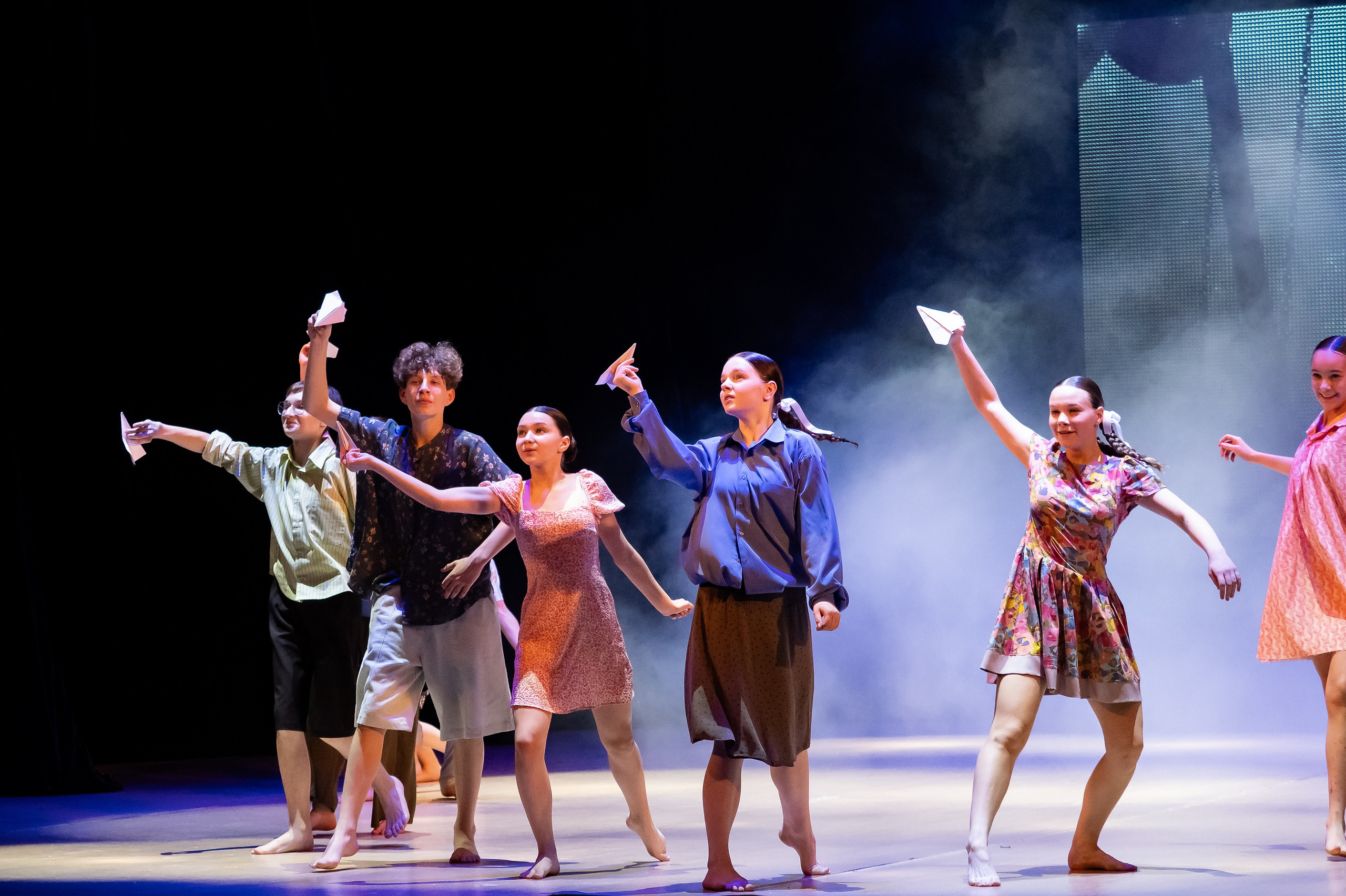 Концерт «Пространные танцы». Репортажный, семейный и детский фотограф в Пензе и Заречном Арина Ермилова. Картины барельеф на заказ