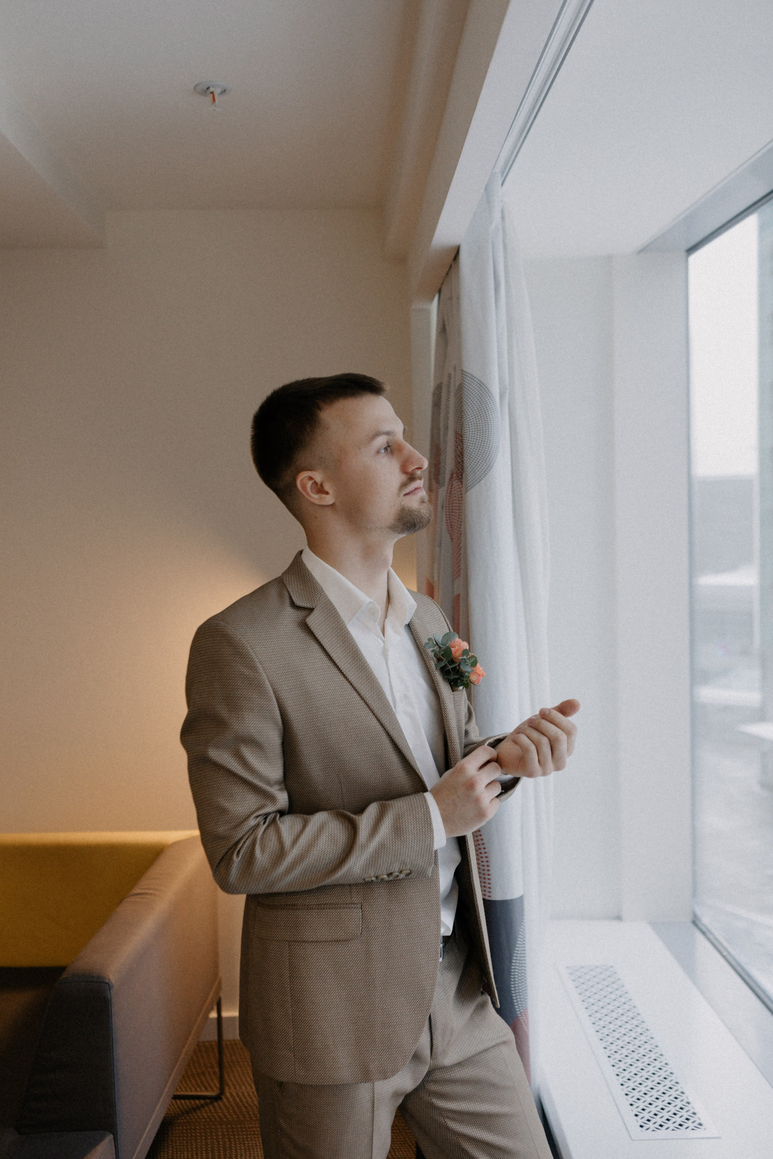 Ксюша и Илья. Утро в отеле роспись в Birds. Свадебный и портретный фотограф в Москве Анастасия Масюк