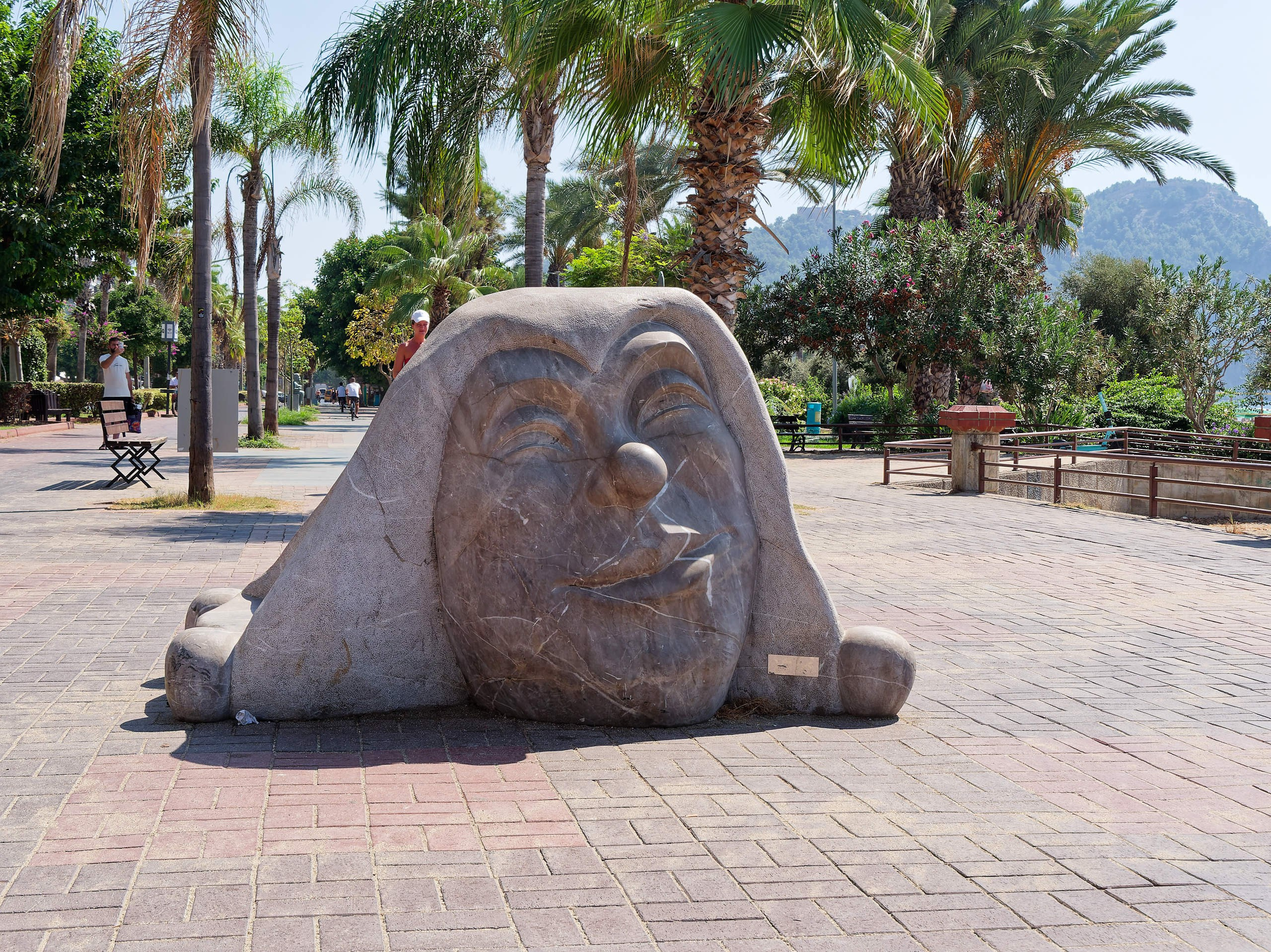 Алания 2025, город, стрит-фото. Избранные фотографии