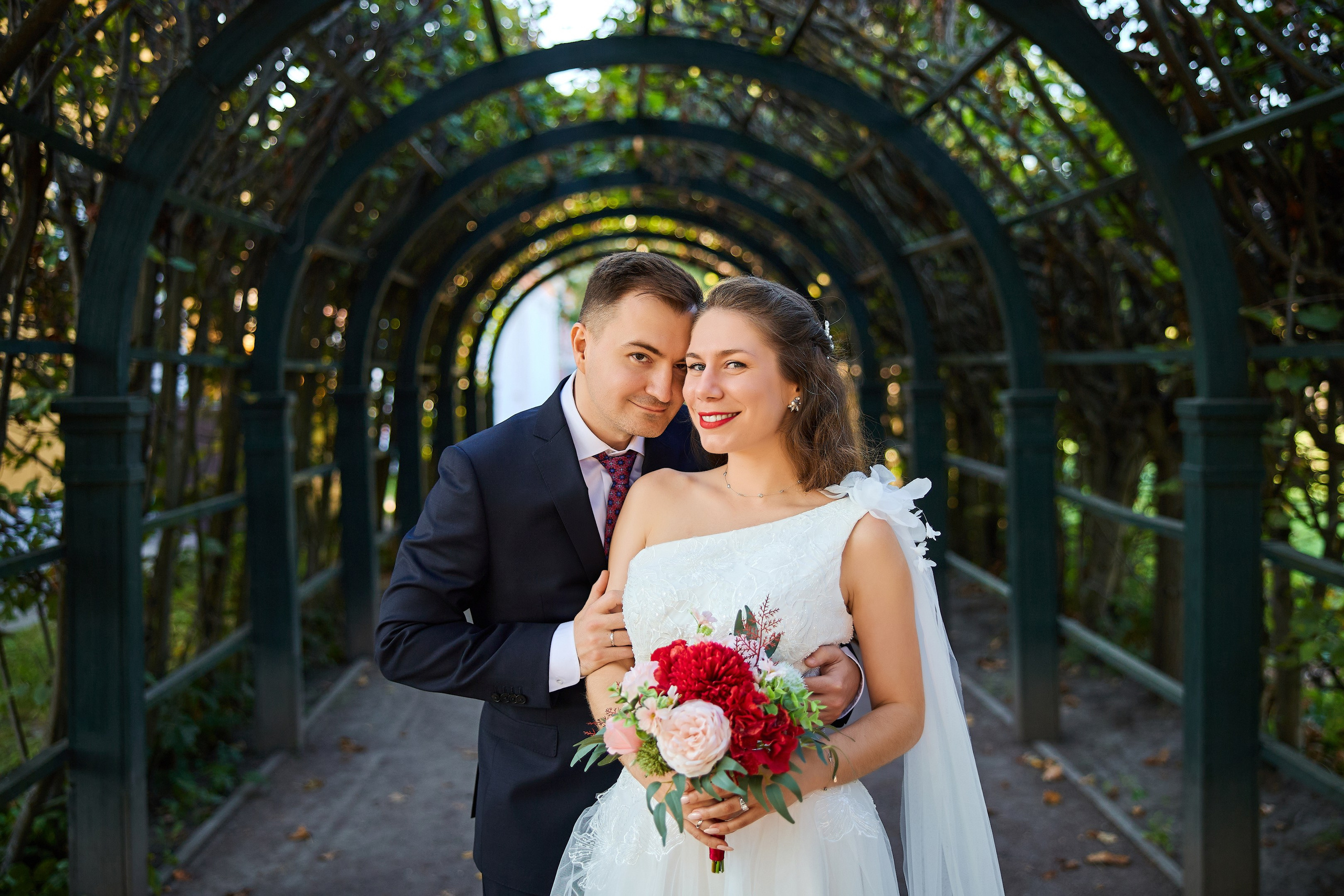 Свадебная фотосессия в Кусково. Свадебный фотограф Сергей Колбинский