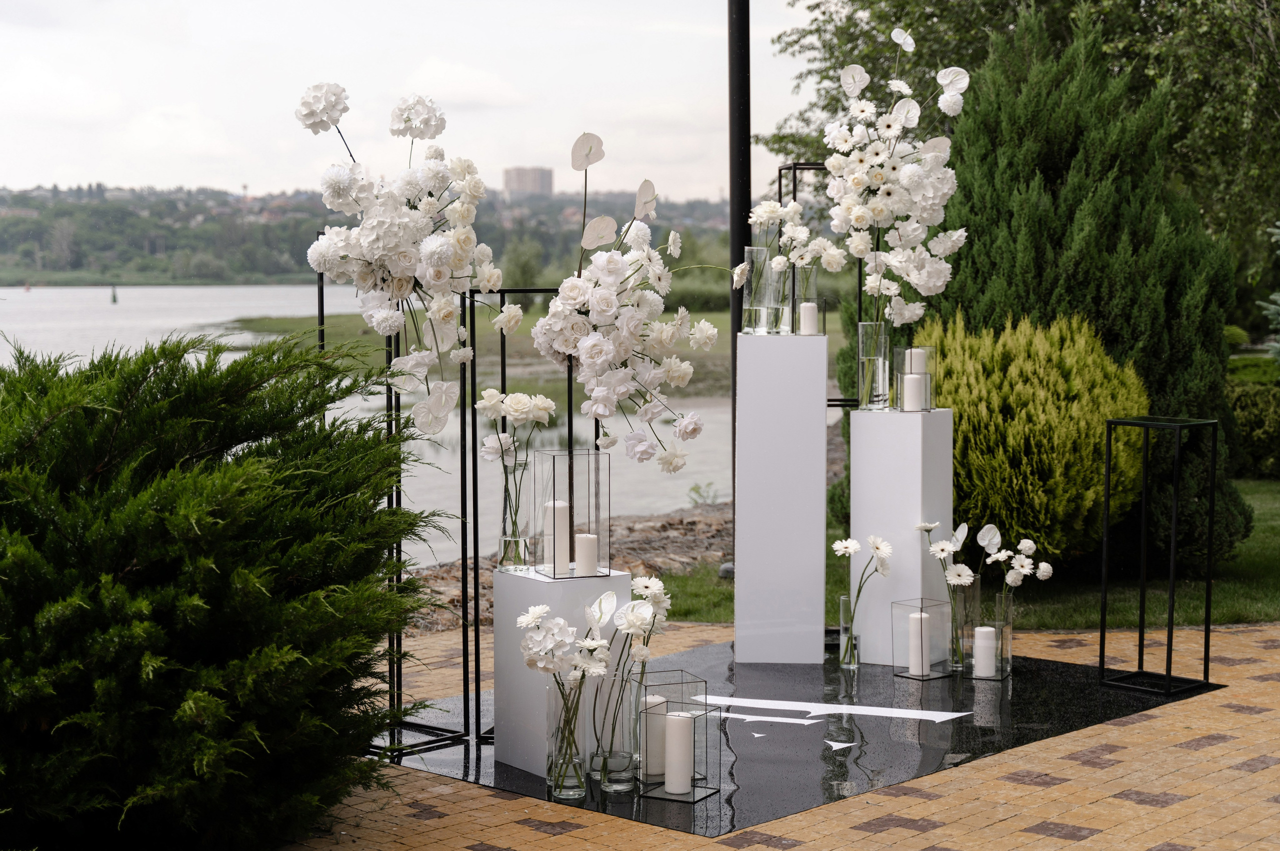 Свадебная фотосессия в отеле Hayat Regency Rostov. Свадебный фотограф в Ростове Максимов Максим