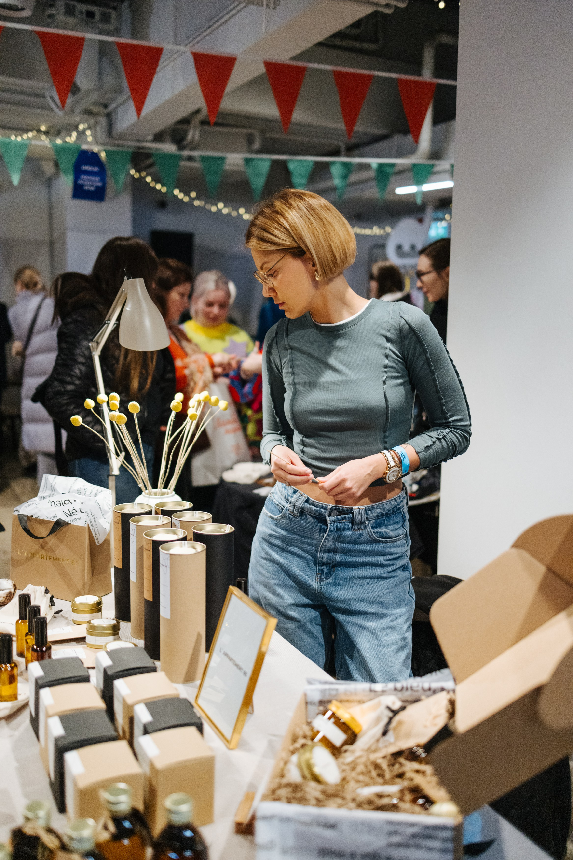 2–3 марта 2024 в пространстве «Три вокзала. Депо» / День 1 / фото Валерий Белобеев. Фотоотчеты «Ламбада-маркета»