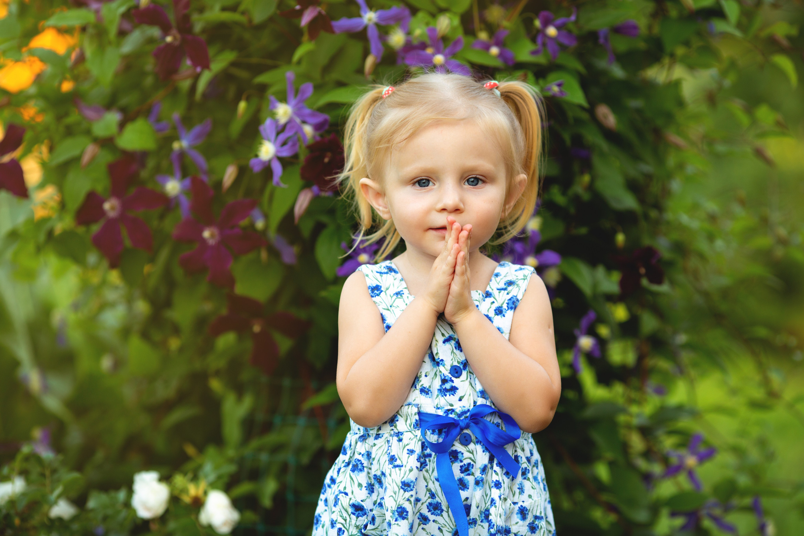 Викуля. Фотограф Антонина Свешникова. ВЫПУСКНЫЕ ФОТОКНИГИ для детских садов и школ. Москва, Владимир