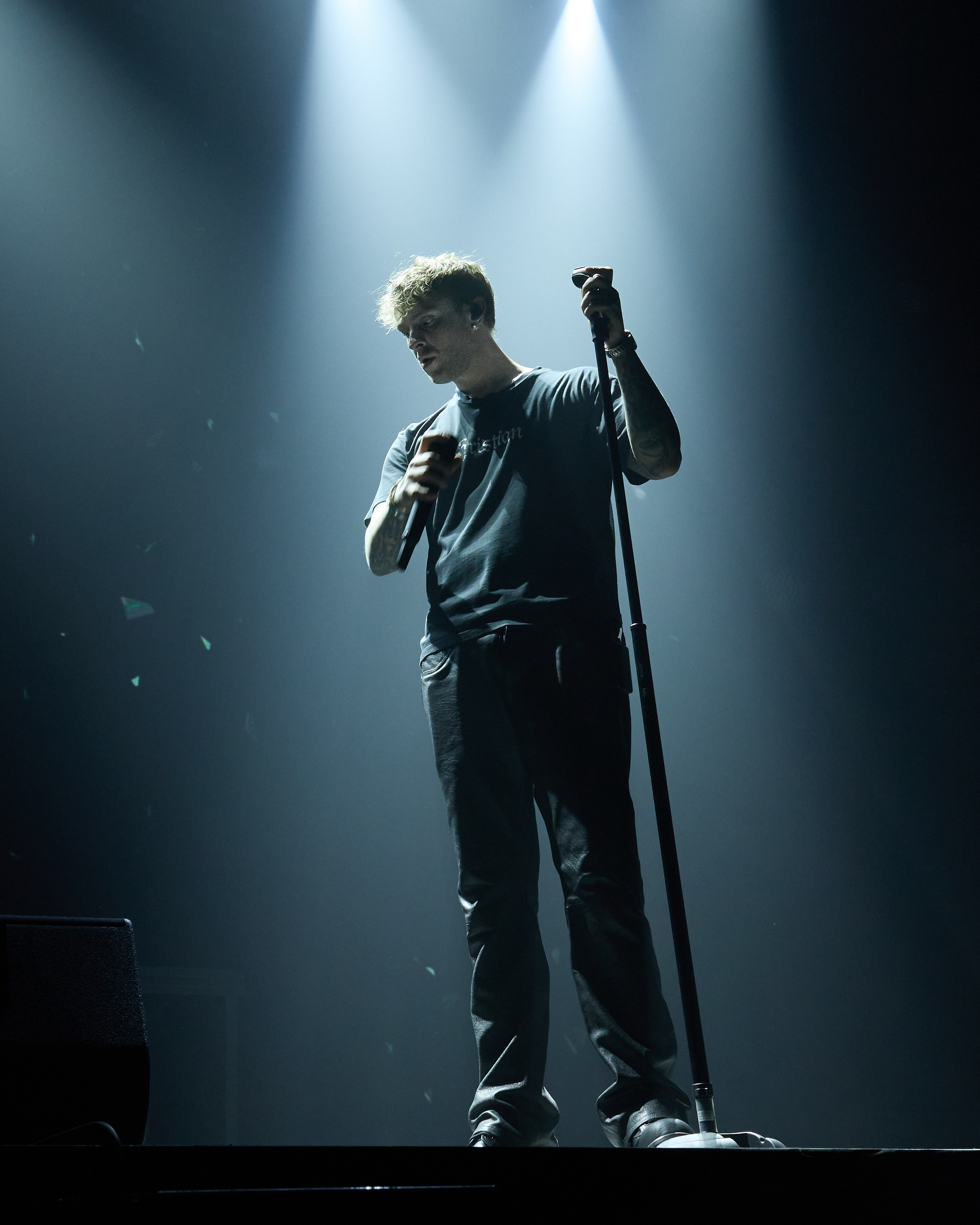 Egor Kreed. Святослав Лебедев | Рекламный фотограф — Коммерческая съемка, Арт-дирекшн, AI-интеграция