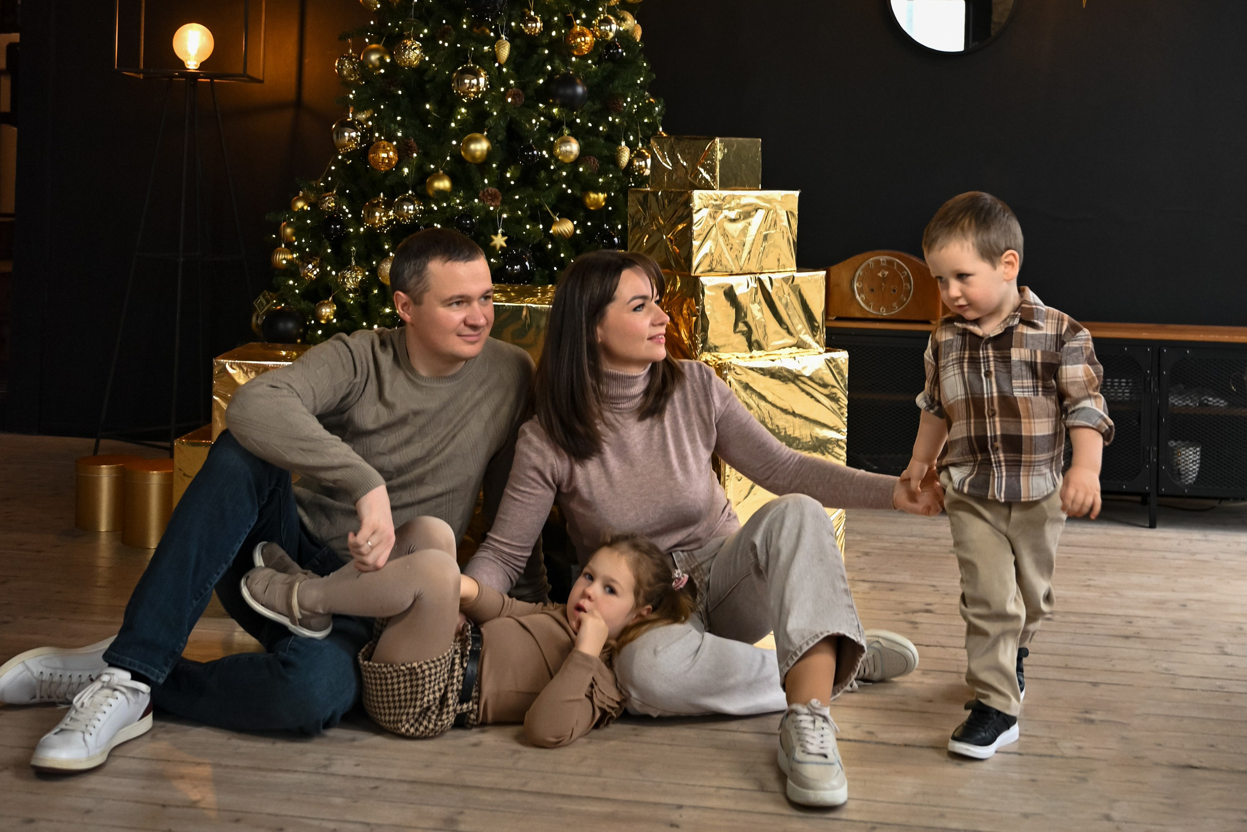 Вадим и Елена. Компания и фотошкола по созданию контента в Москве