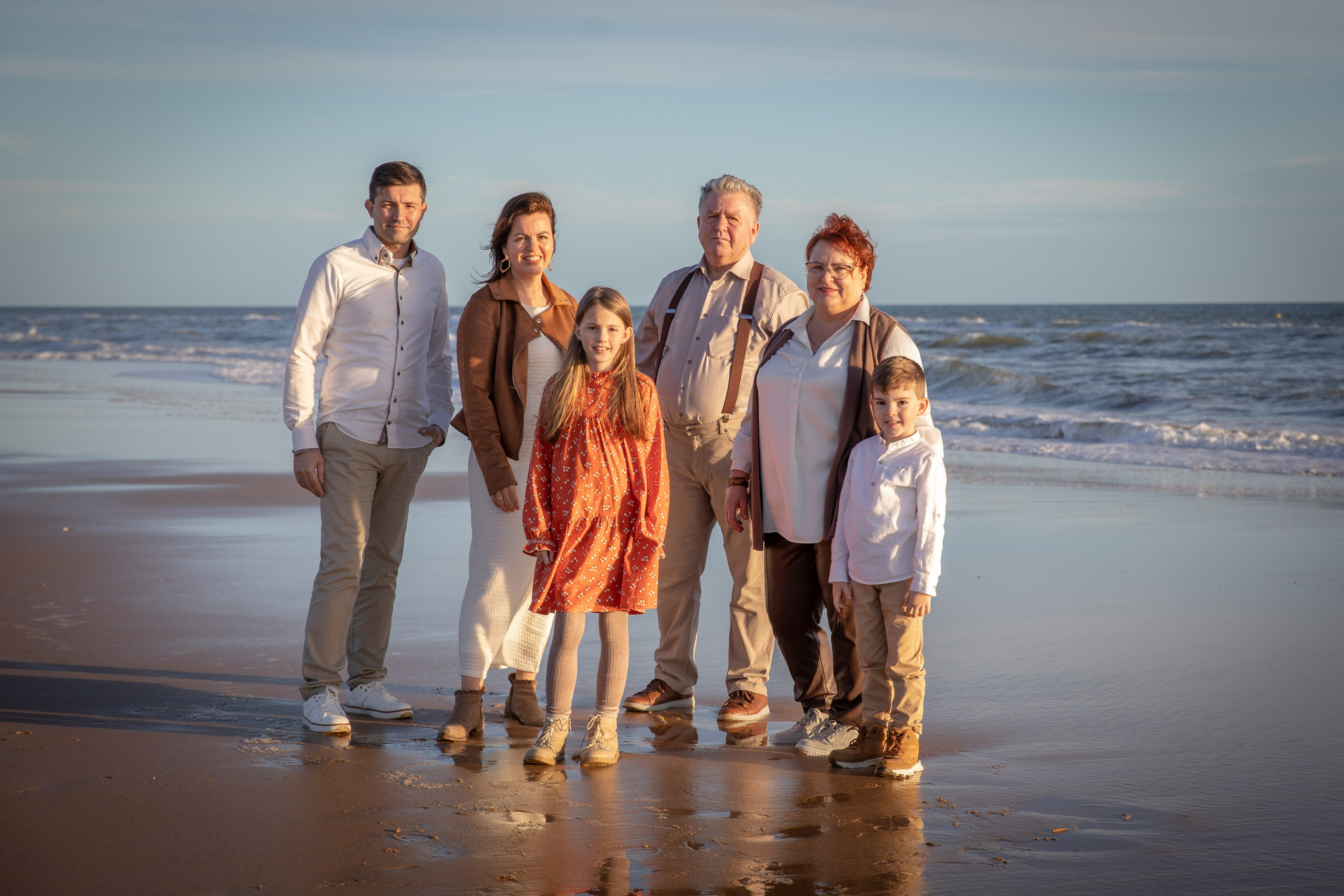 Three Generations by the Ocean. Professional Photographer in Portugal. Oksana Lomnova