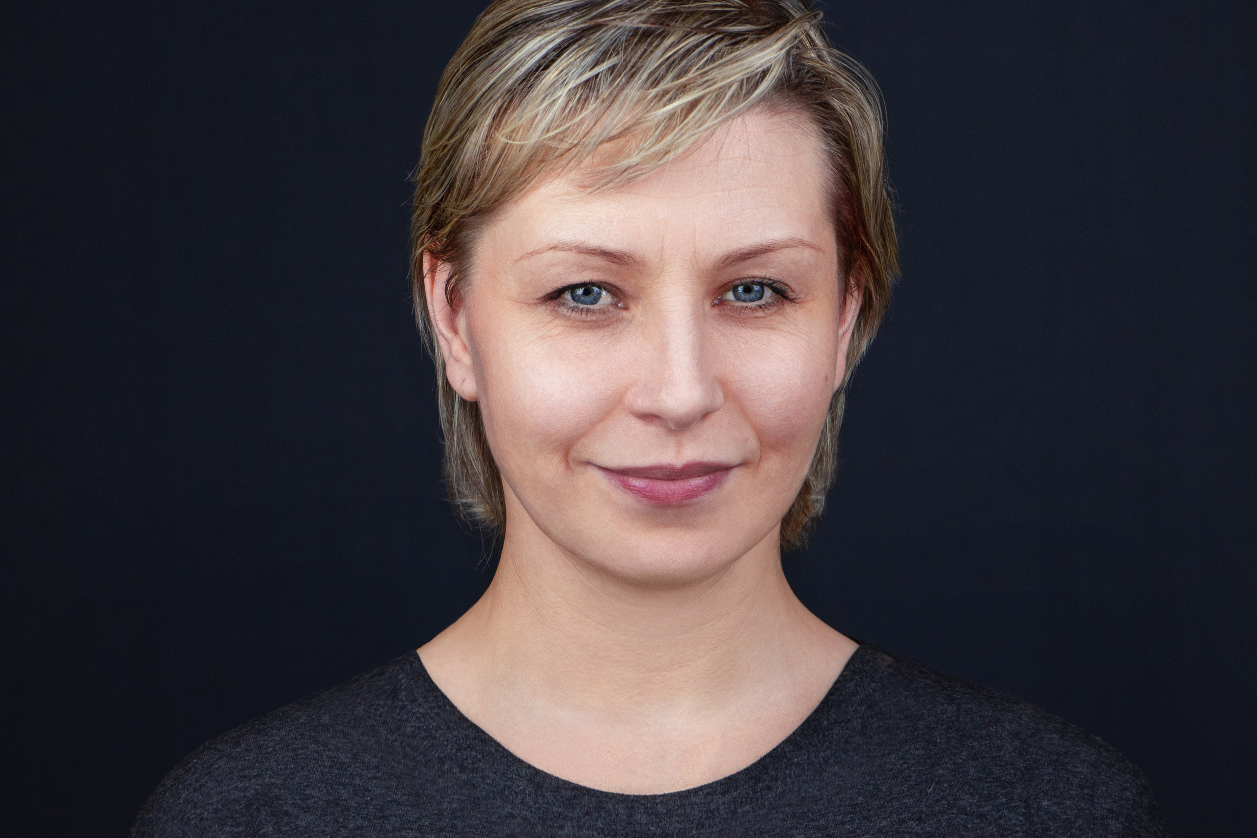 Ассоциированный фотограф. Бизнес-портрет | Хедшот-фотограф | Студия делового портрета в Москве