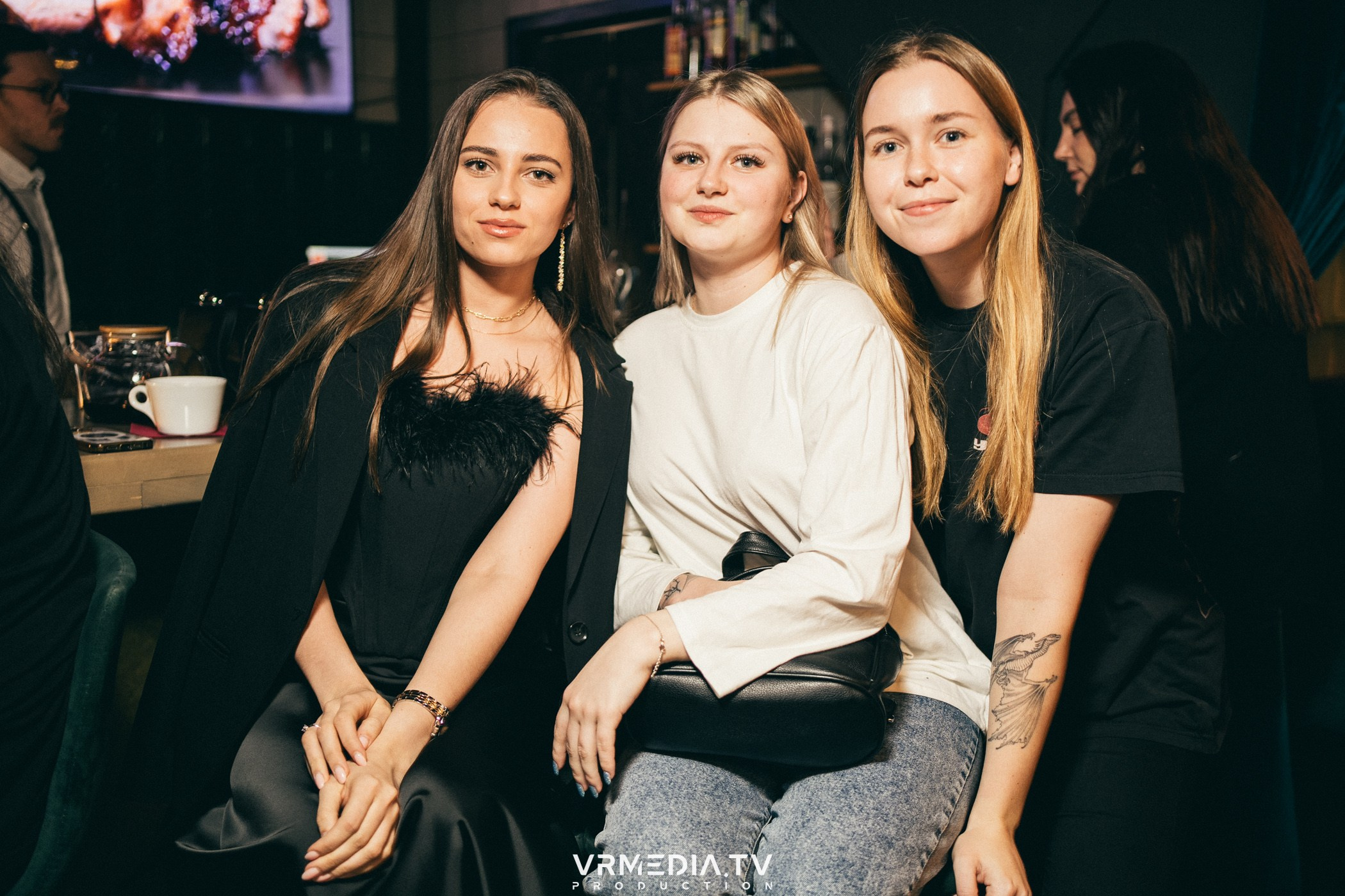 Art Talk с Pandora Secret в баре «Supreme»