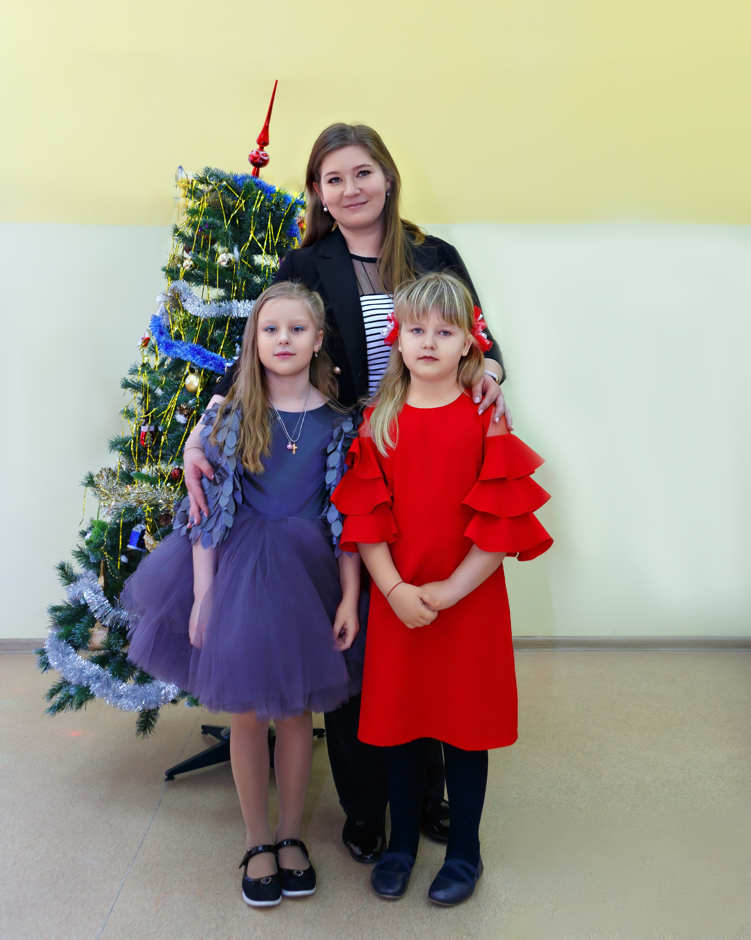 Новогодний утренник в школе. Выпускные альбомы и школьный фотограф в Подольске, Троицке, Щербинке, Москве и Московской области