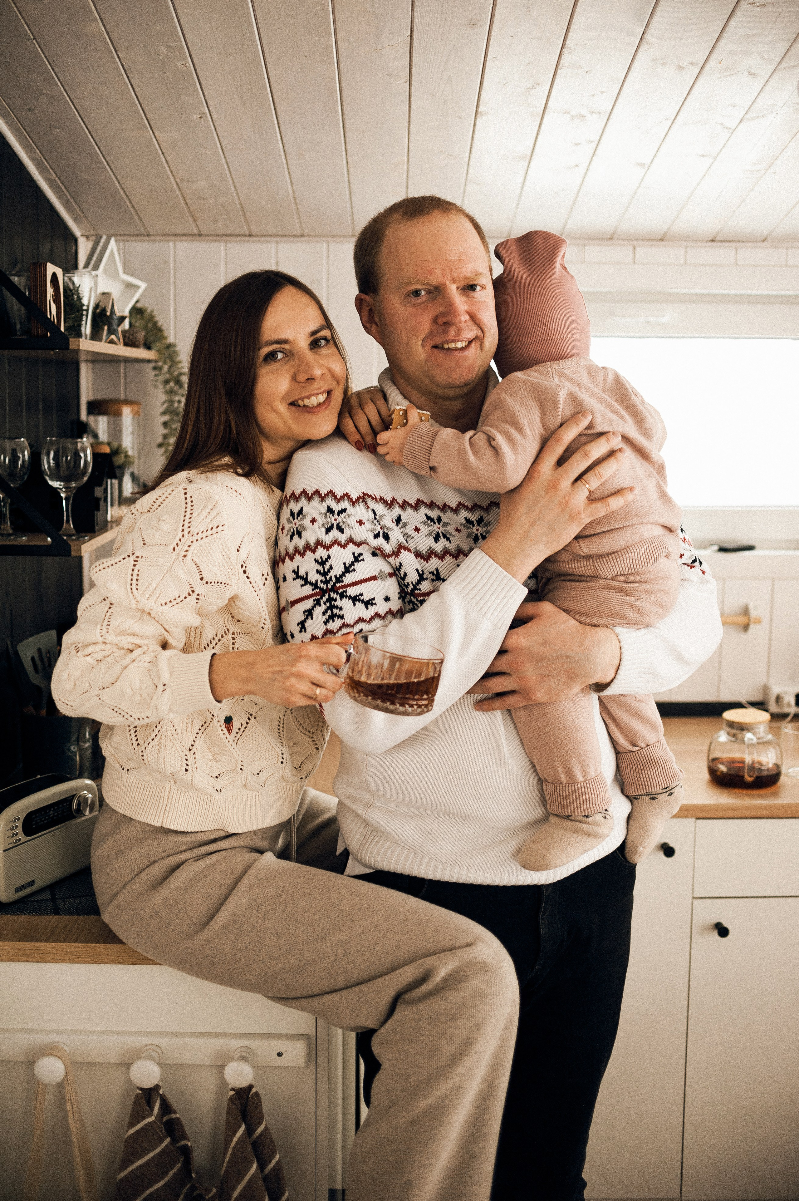 Тренды новогодних съемок 2025. Фотограф в Екатеринбурге Артём Зайнетдинов