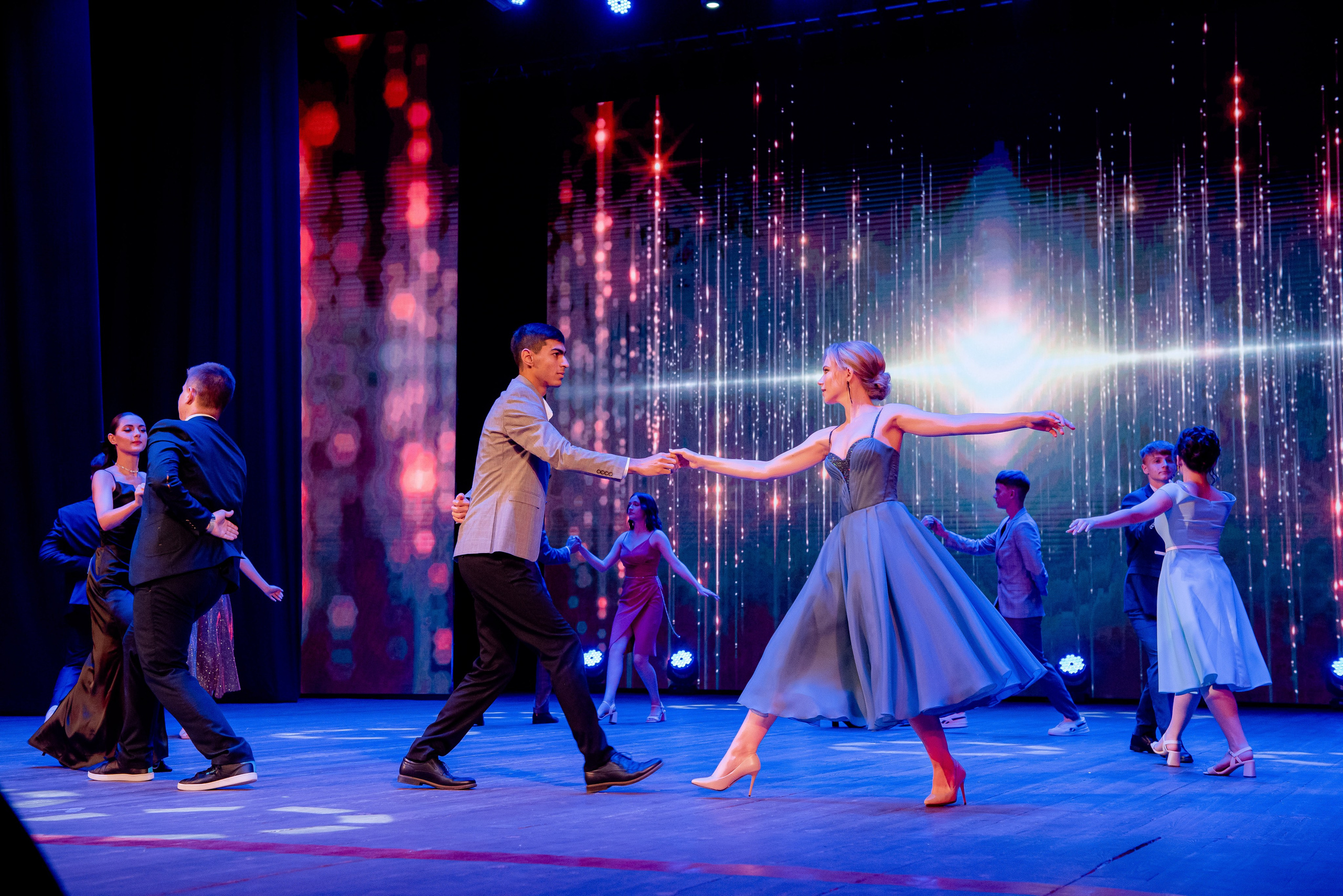 30 Школа. Вручение и Банкет. ДК Юбилейный и Банхоф. Фотограф в Волгограде и Волжском Александр Горбань