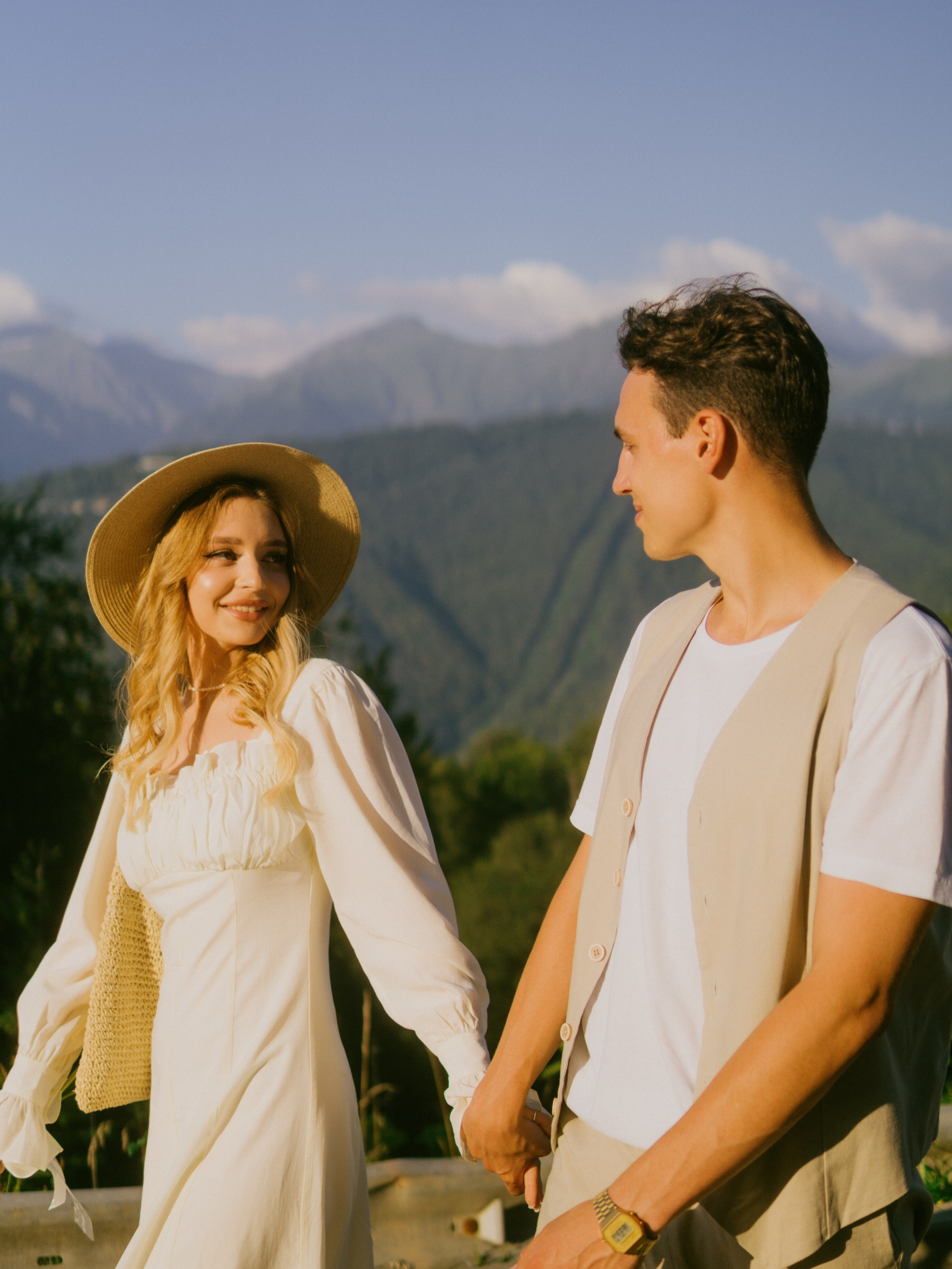 Солнечная прогулка в горах. Главная