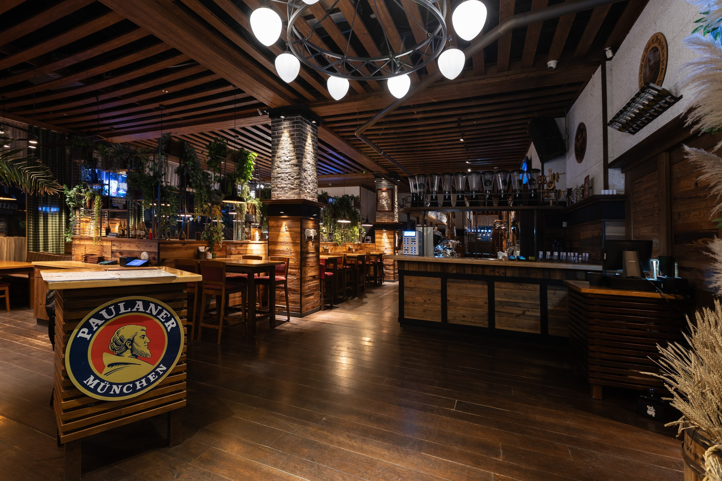 Съемка ресторана PAULANER в городе Краснодар. Архитектурный и интерьерный фотограф в Краснодаре | Дмитрий Демской