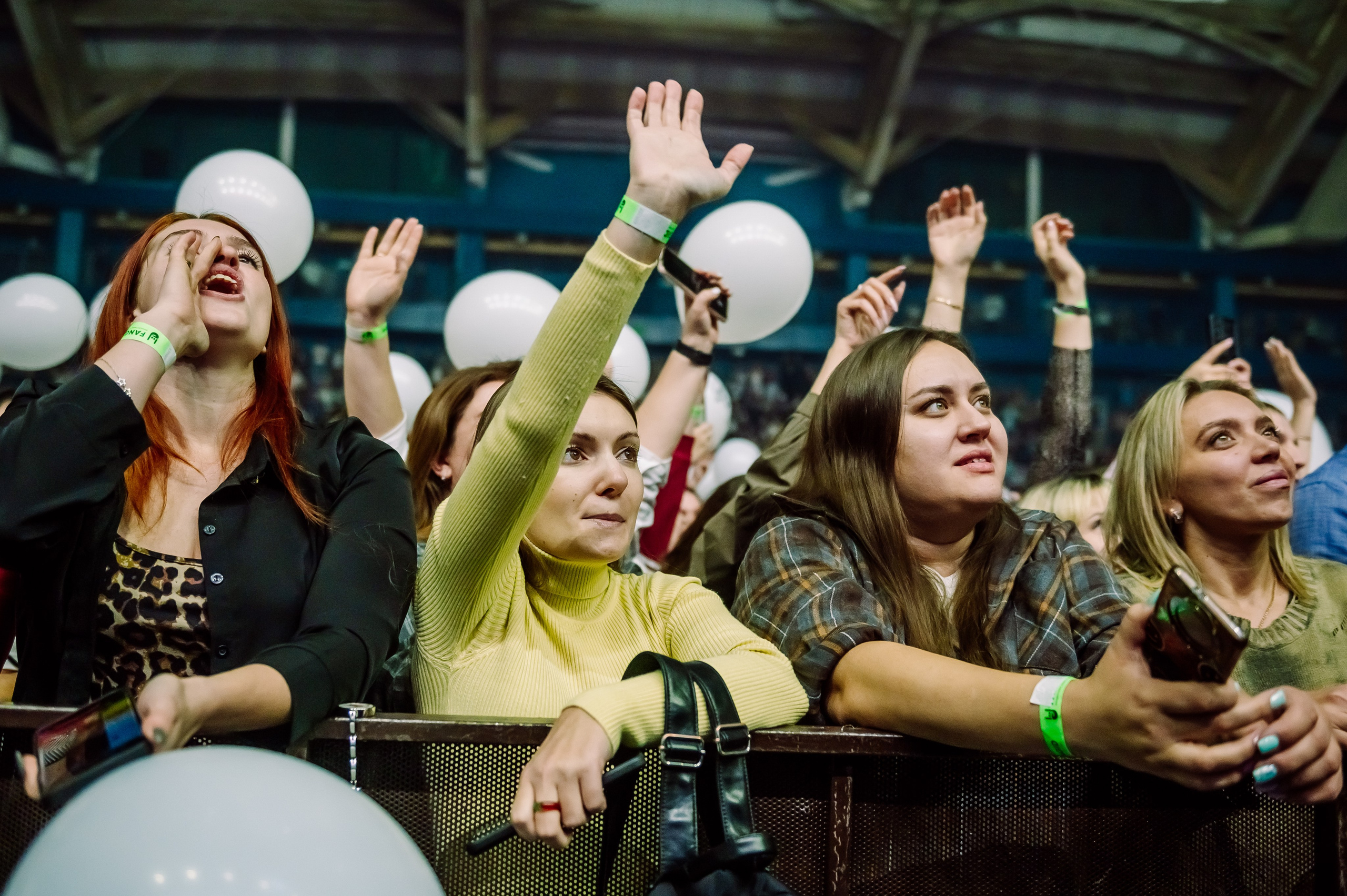 Руки вверх в Ледовом Дворце 15.11.2025. Детский фотограф, семейный фотограф и репортажи в Кемерово