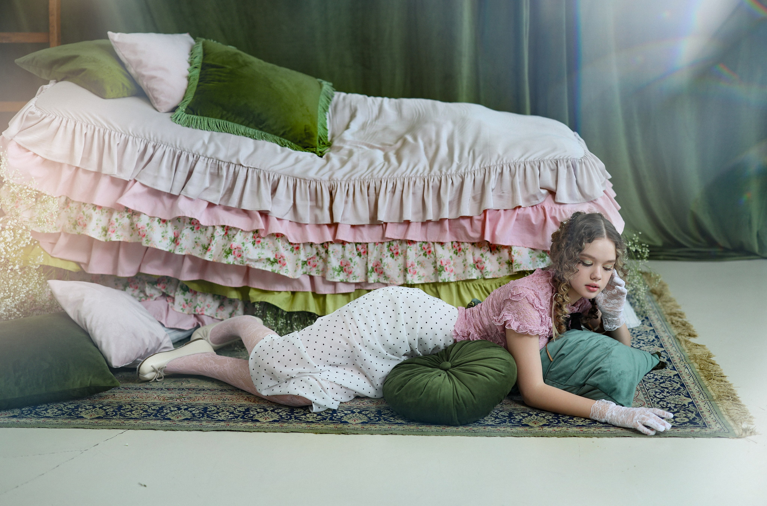 Стилизованная фотосессия в студии для Софии. Свадебный и семейный фотограф в Абхазии Жанна Соснина