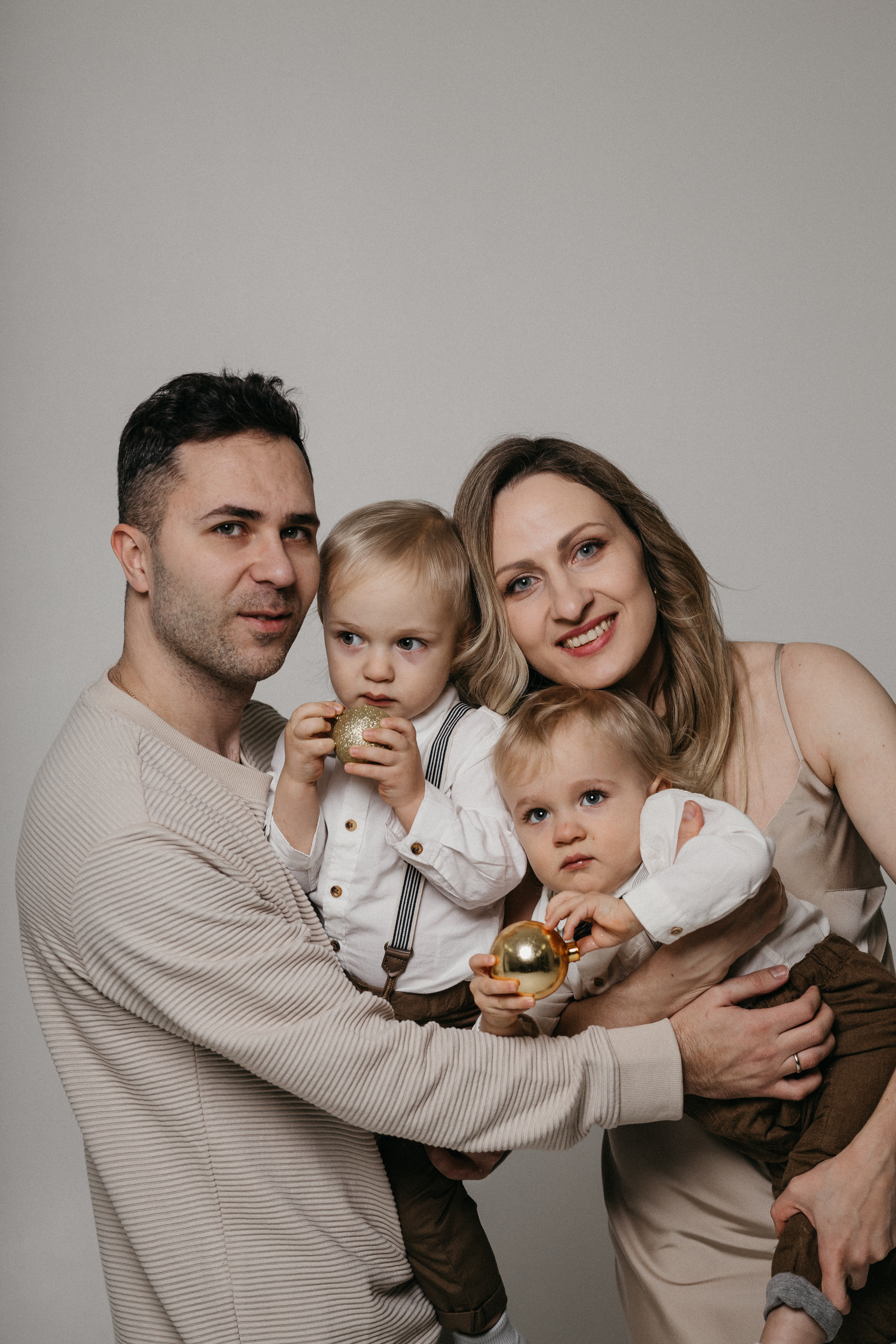 Юля, Дима и мальчишки. Свадебный фотограф Таня Караисаева