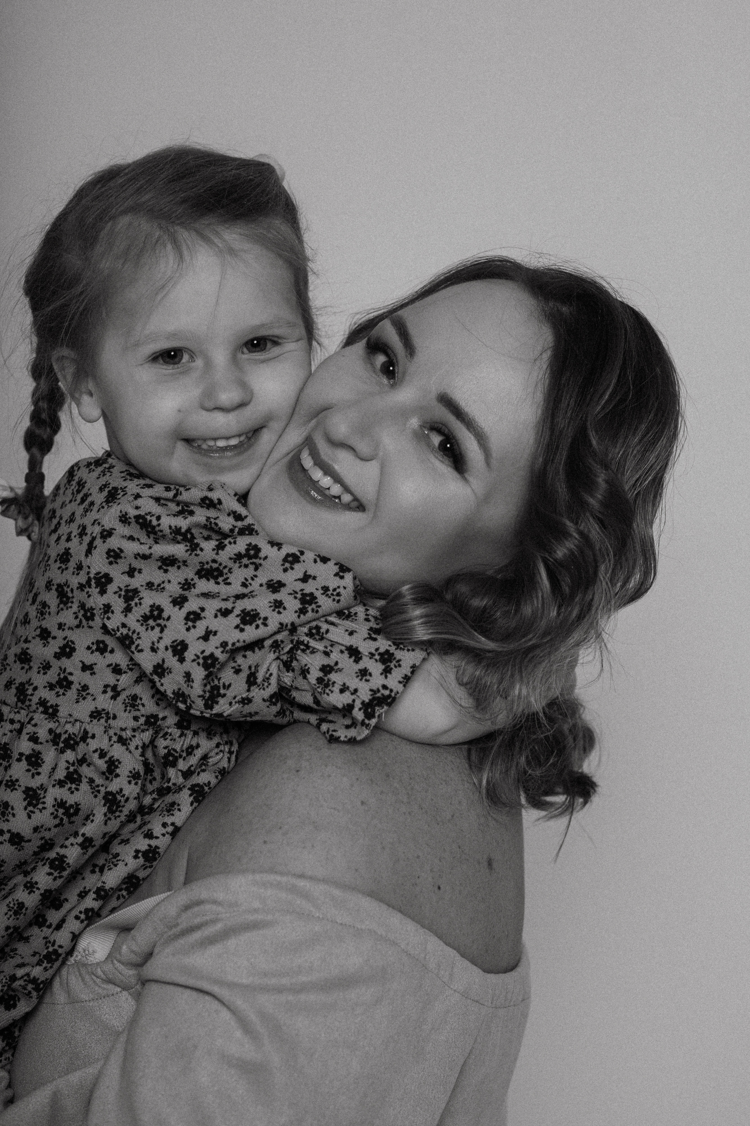 Мила и Ульяна. Свадебный фотограф Таня Караисаева