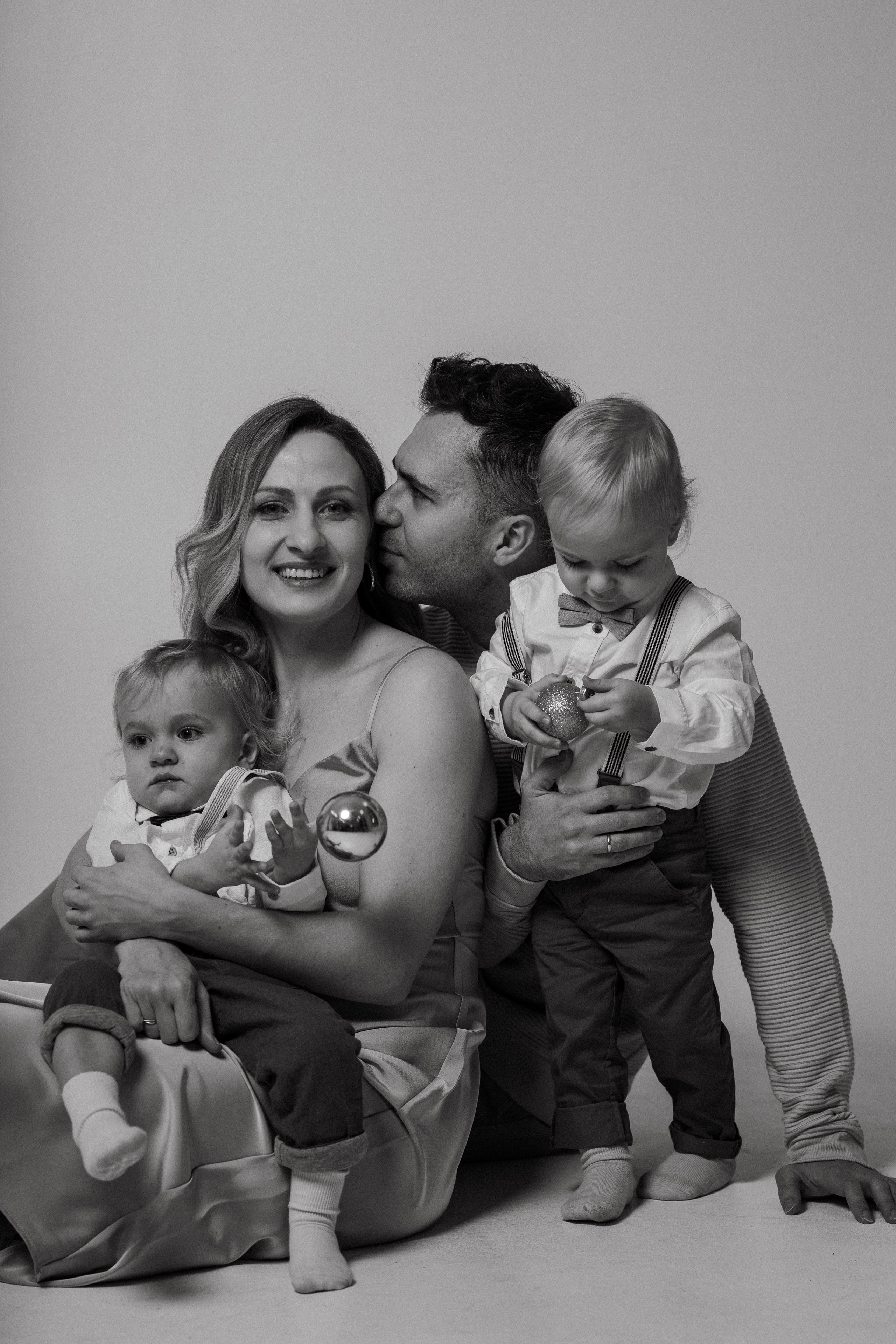 Юля, Дима и мальчишки. Свадебный фотограф Таня Караисаева