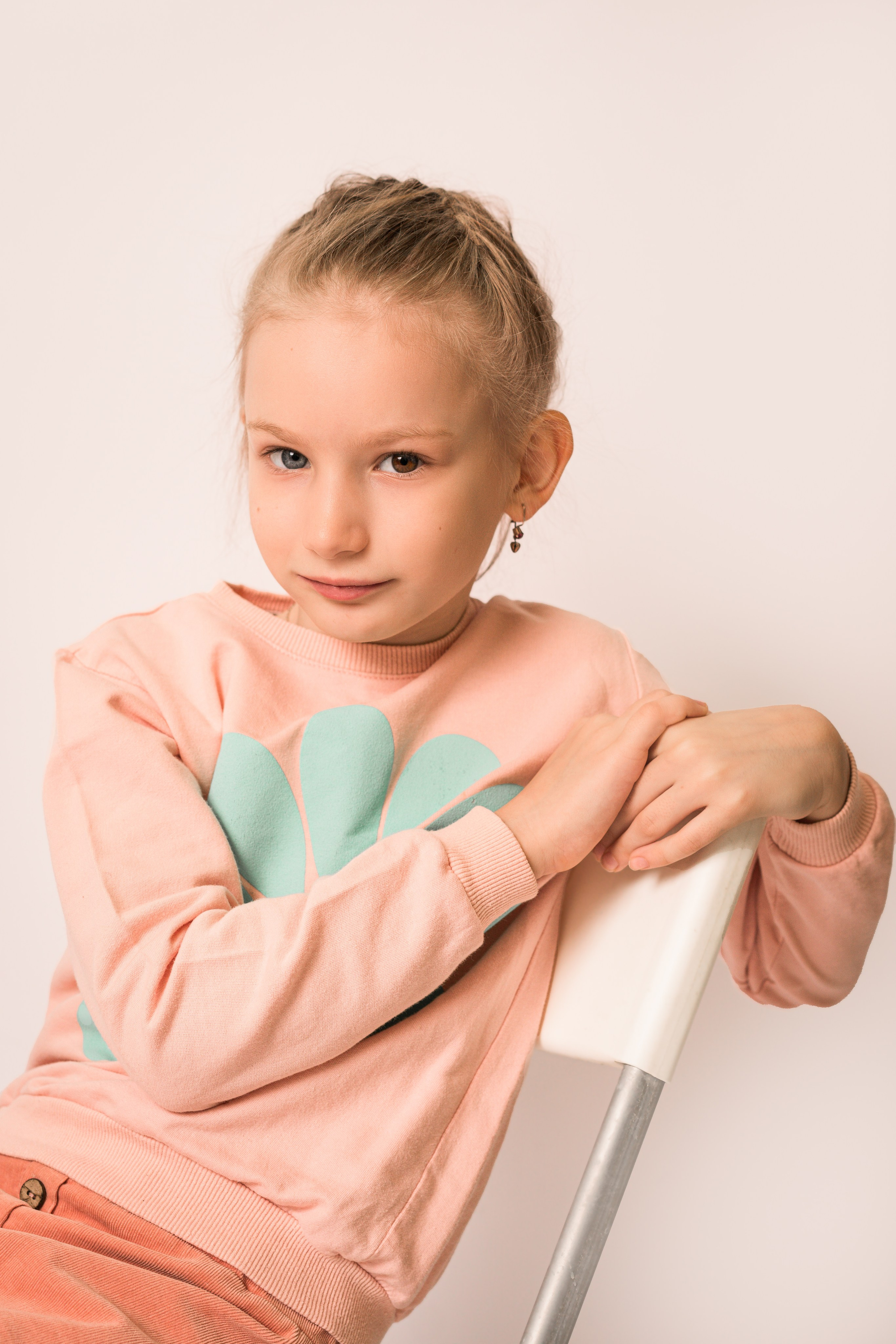 Детский сад, портреты белый фон. Фотограф Шунова Саша