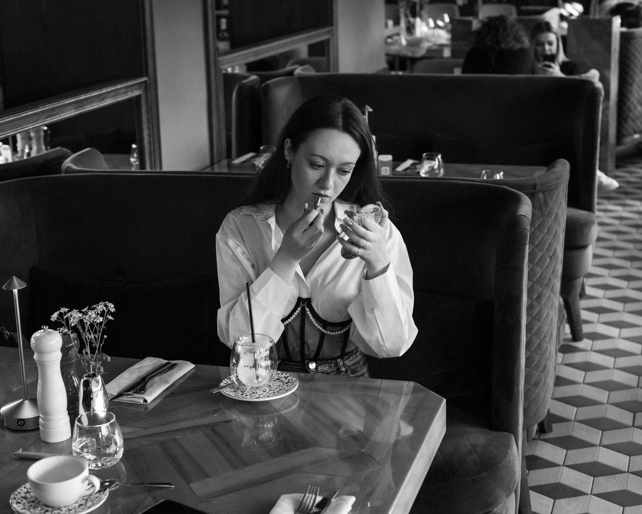Настя. Женский фотограф. Создатель украшений ручной работы. Модель
