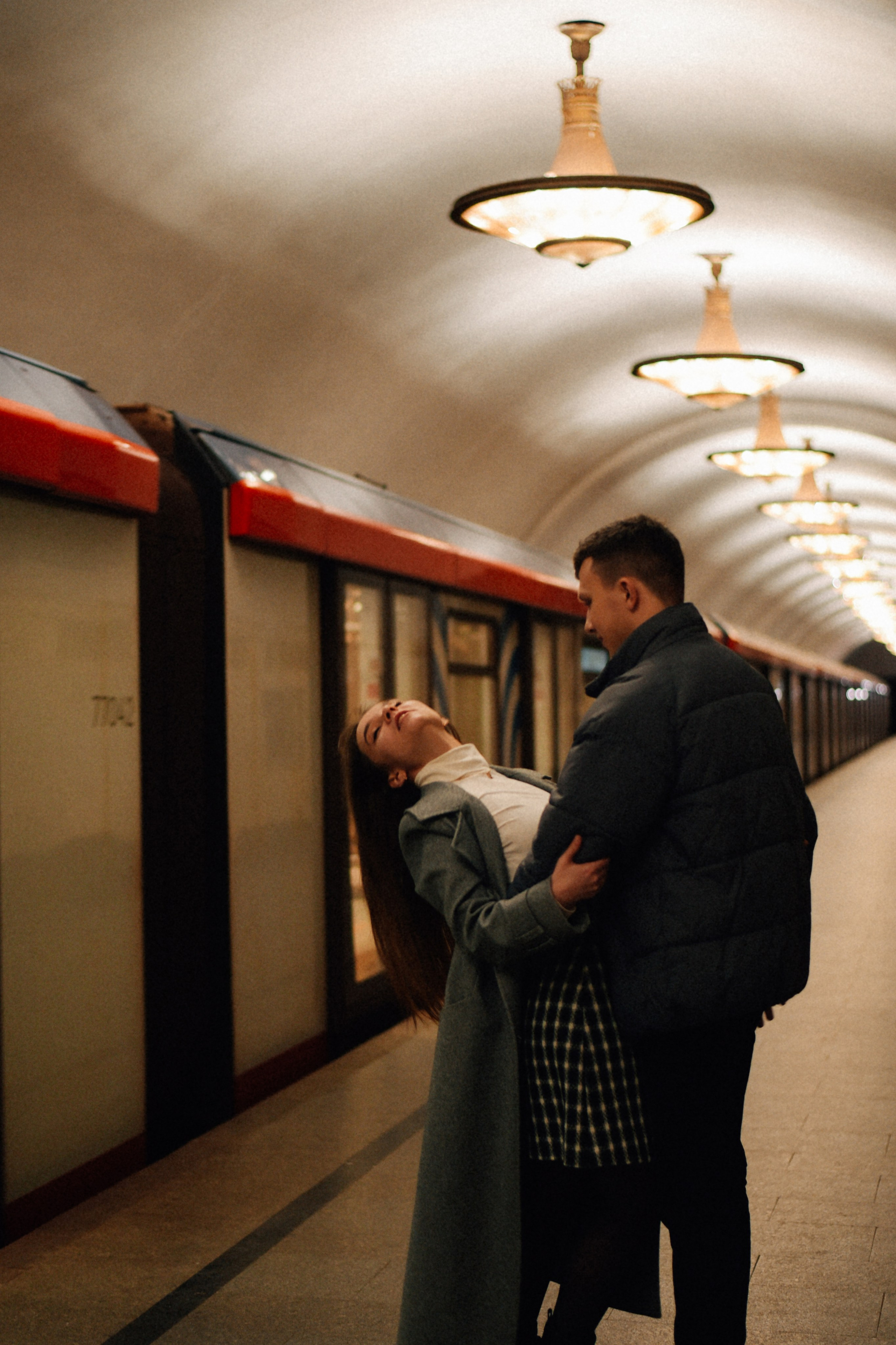 Пустое метро. Фотограф Лола Волна, город Москва