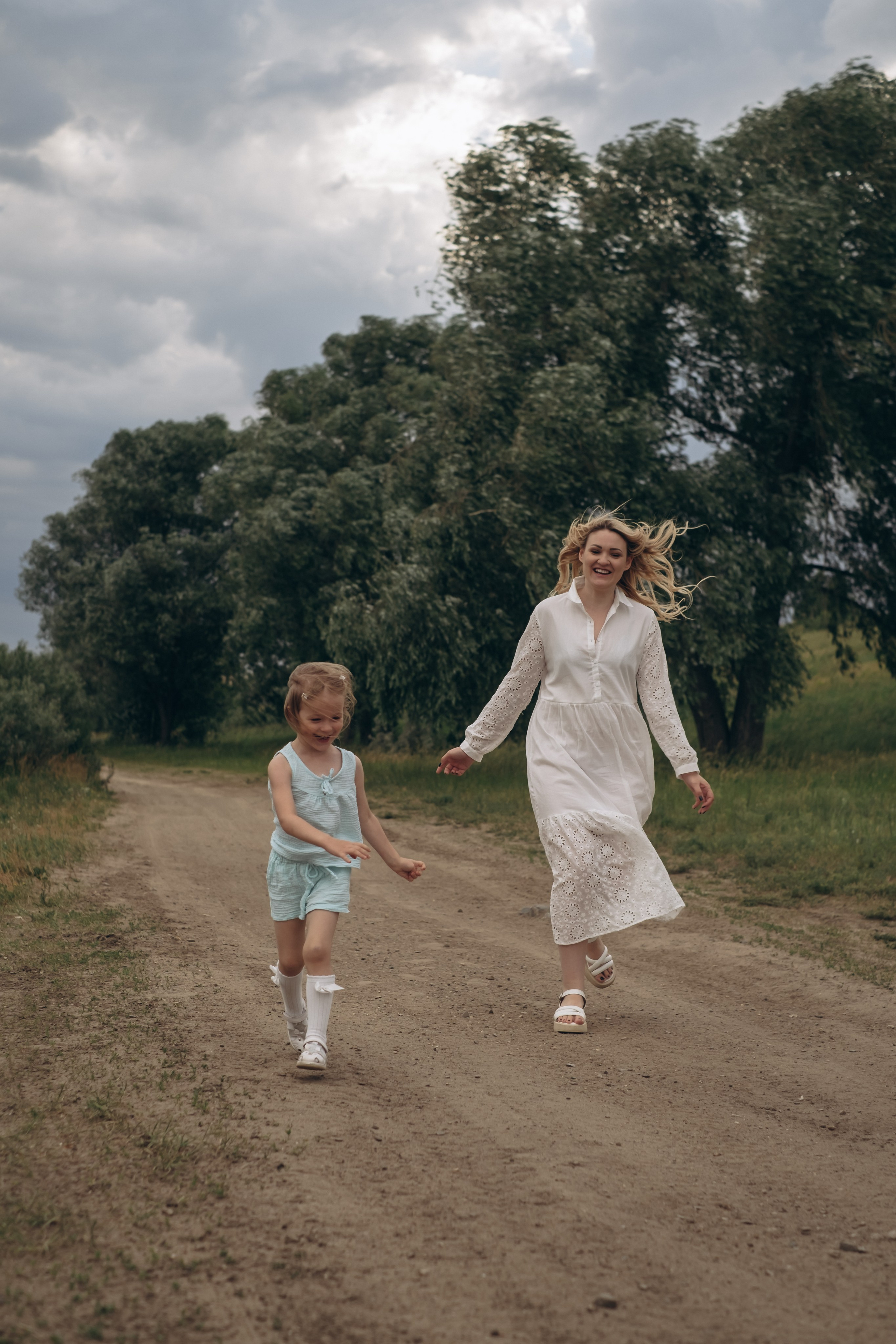 Прогулочная у моря. Мама и дочь. Фотограф Новосибирск Анна Рождественская