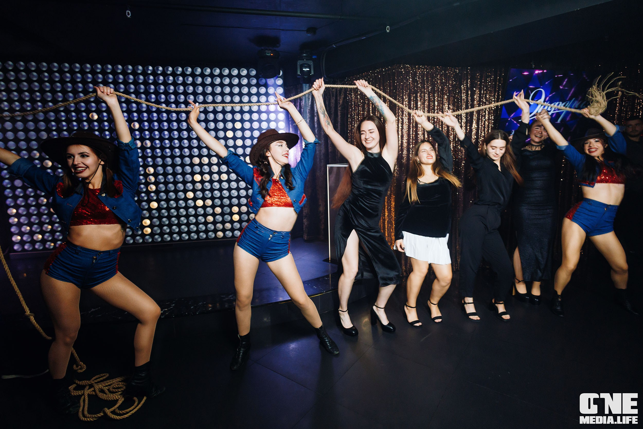 Фоторепортаж из караоке-клуба Эйфория. One Media Life: фоторепортажи, фотоотчеты с мероприятий и заведений