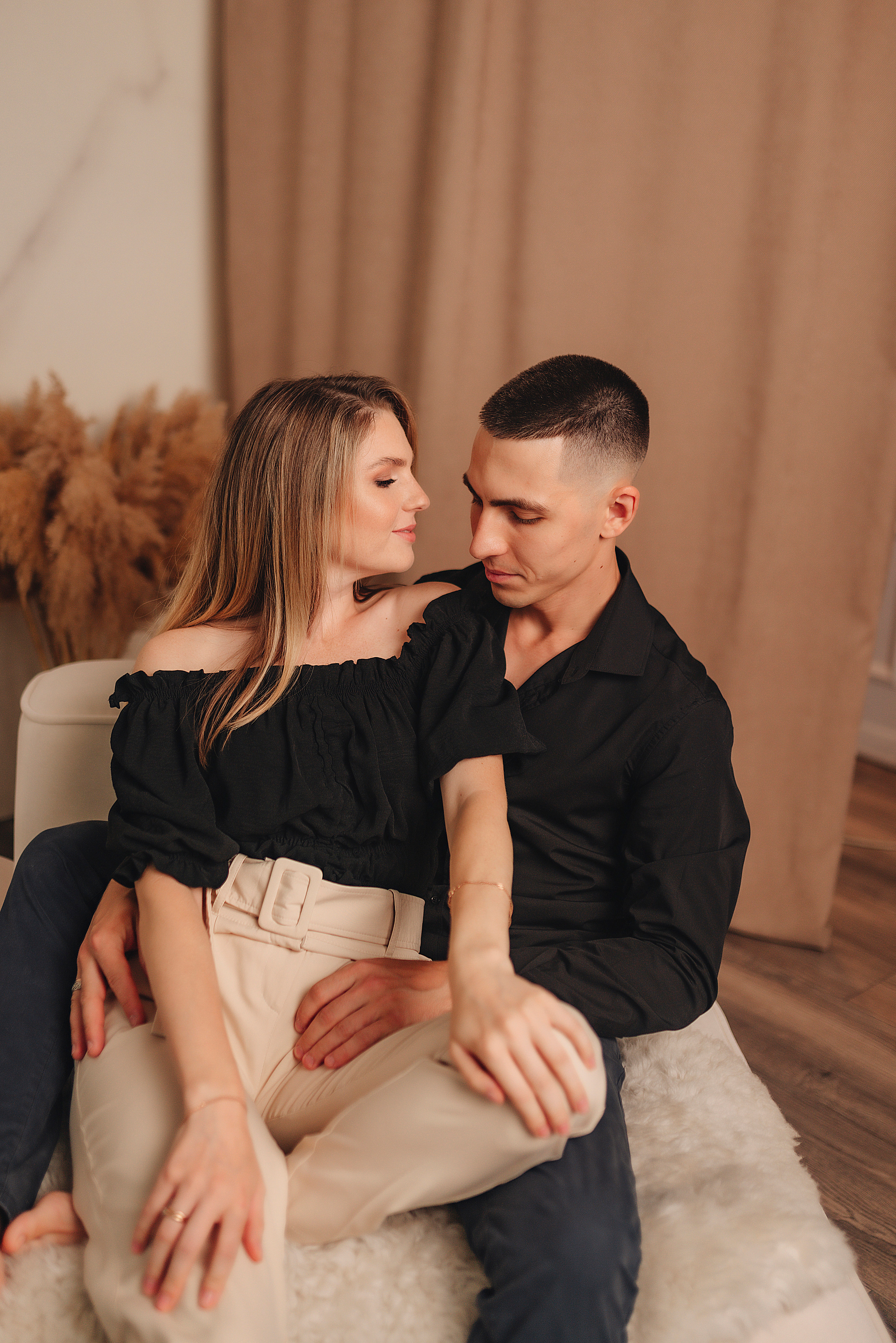 Кристина и Вадим | Съёмка в студии Portfolio. Фотограф Карина Шмулёва. Воронеж и область