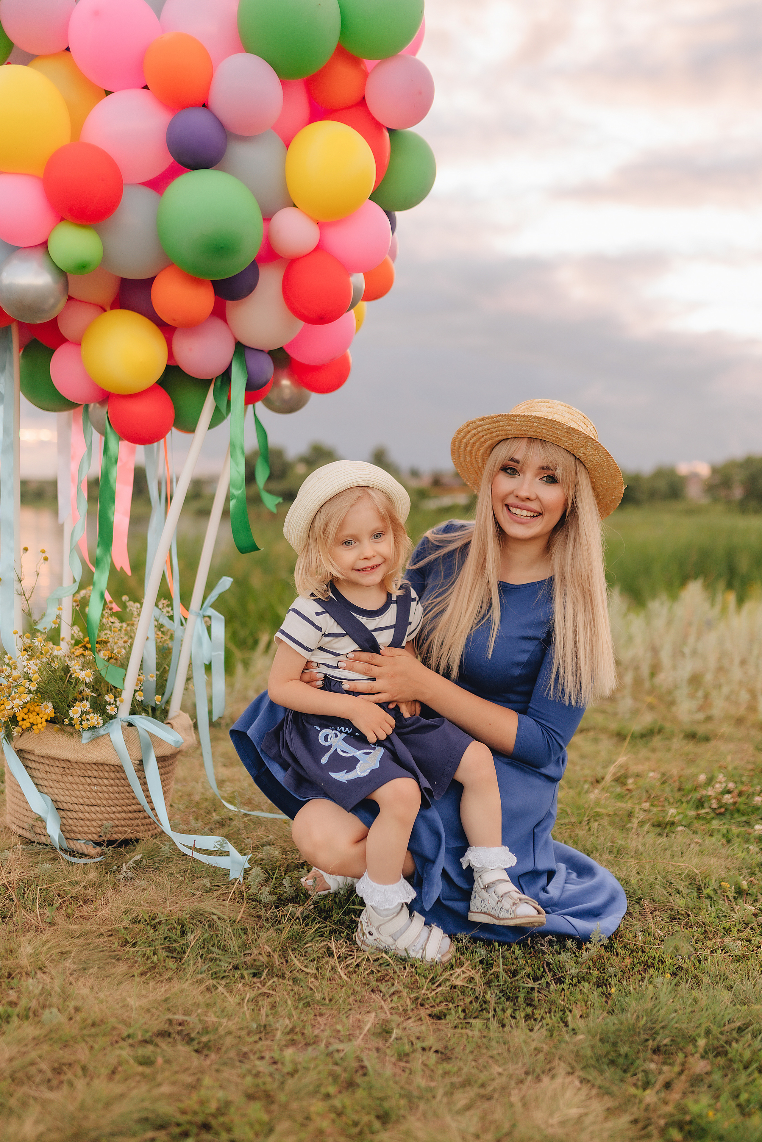 Ирина с дочуркой Евой | Пикник на закате. Фотограф Карина Шмулёва. Воронеж и область