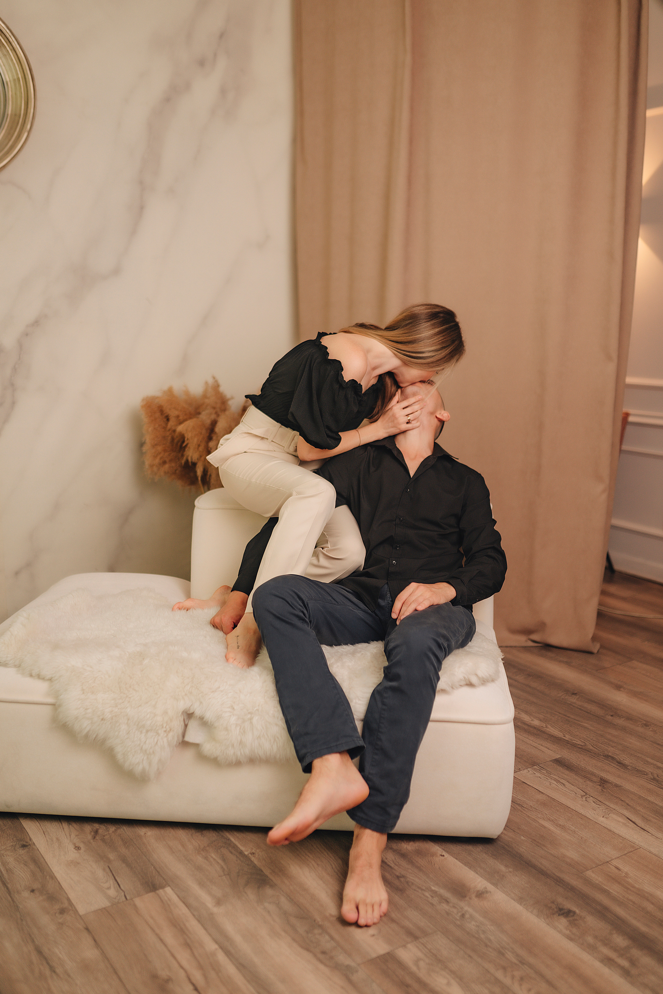 Кристина и Вадим | Съёмка в студии Portfolio. Фотограф Карина Шмулёва. Воронеж и область