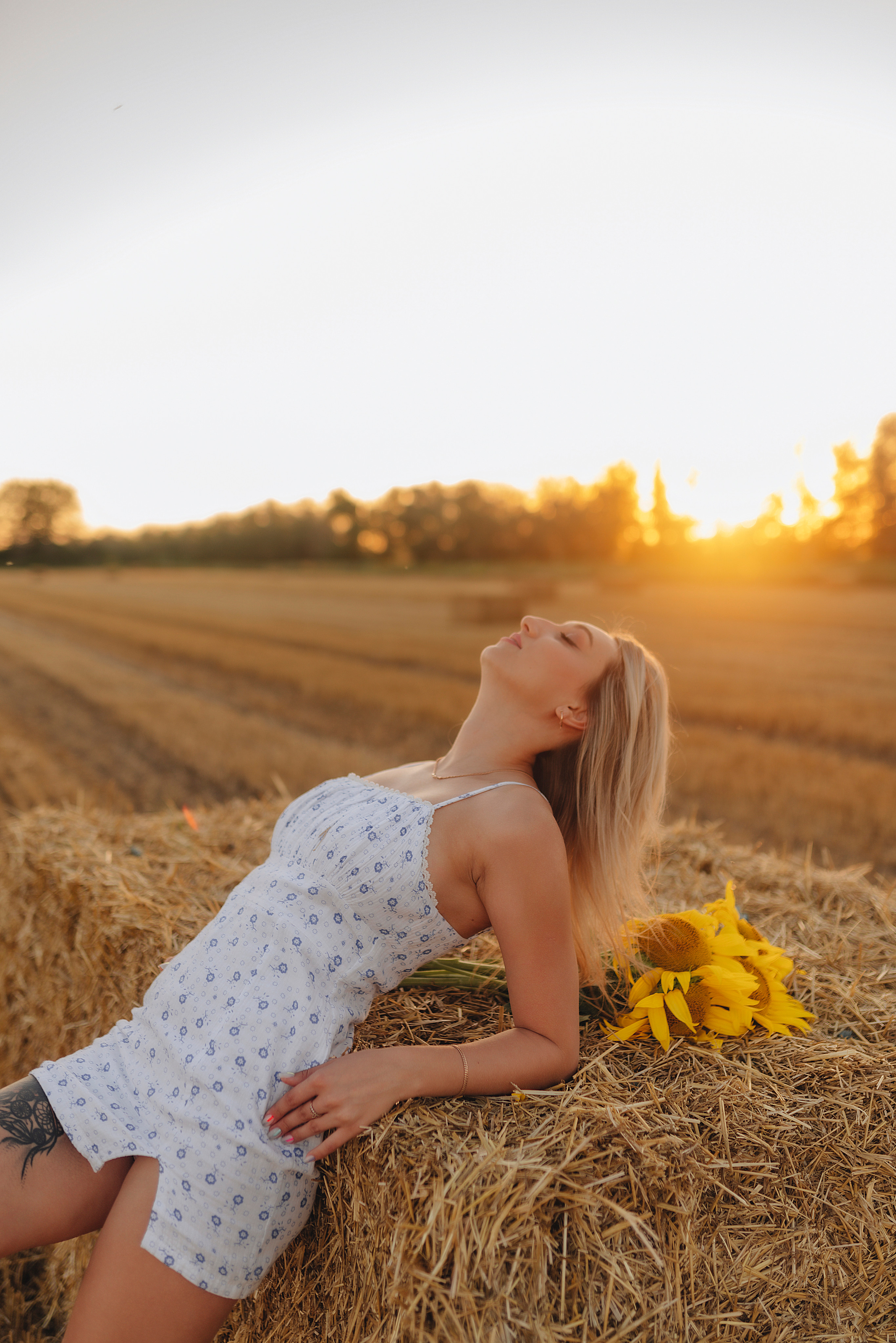 Олеся | Съемка с подсолнухами. Фотограф Карина Шмулёва. Воронеж и область