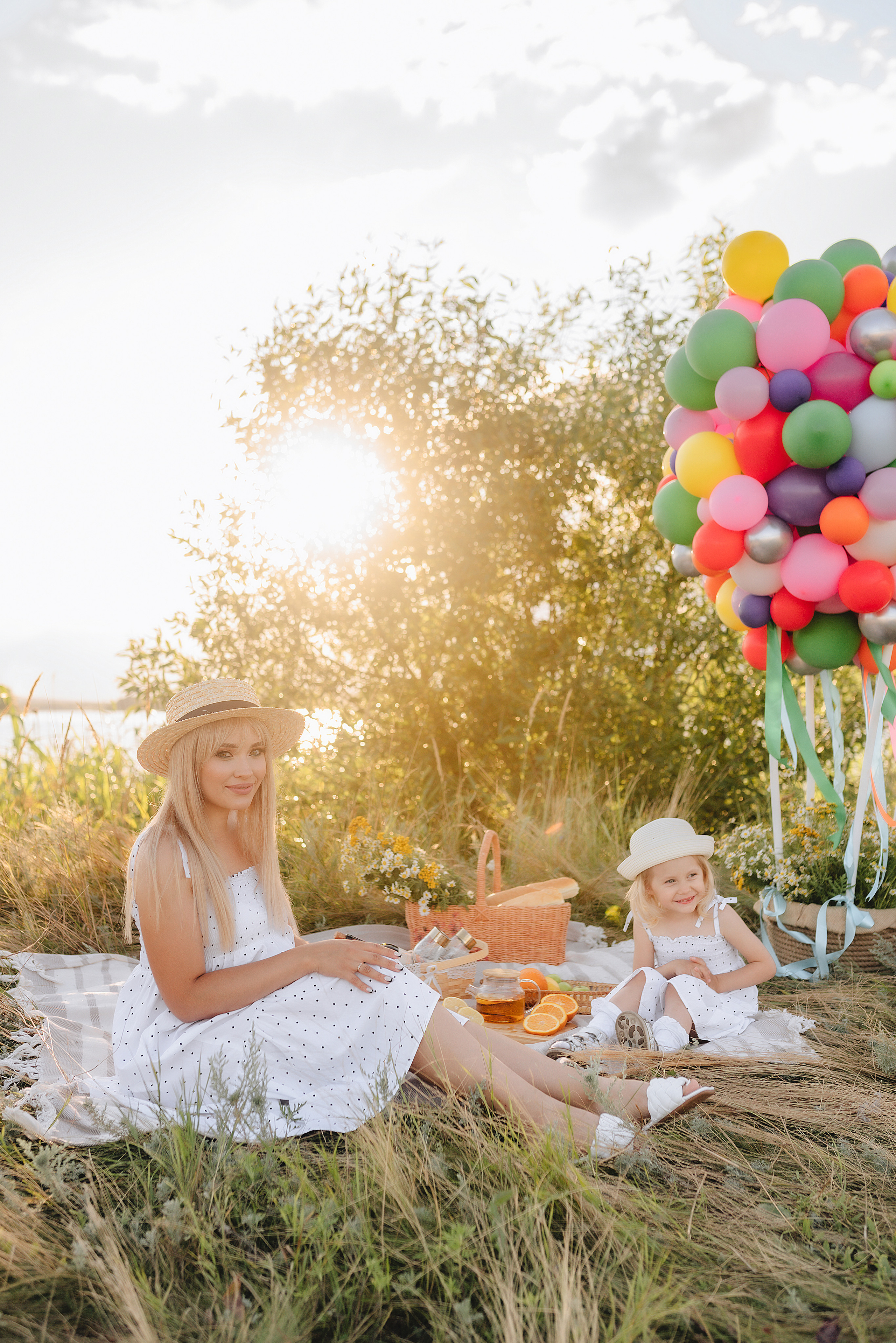 Ирина с дочуркой Евой | Пикник на закате. Фотограф Карина Шмулёва. Воронеж и область