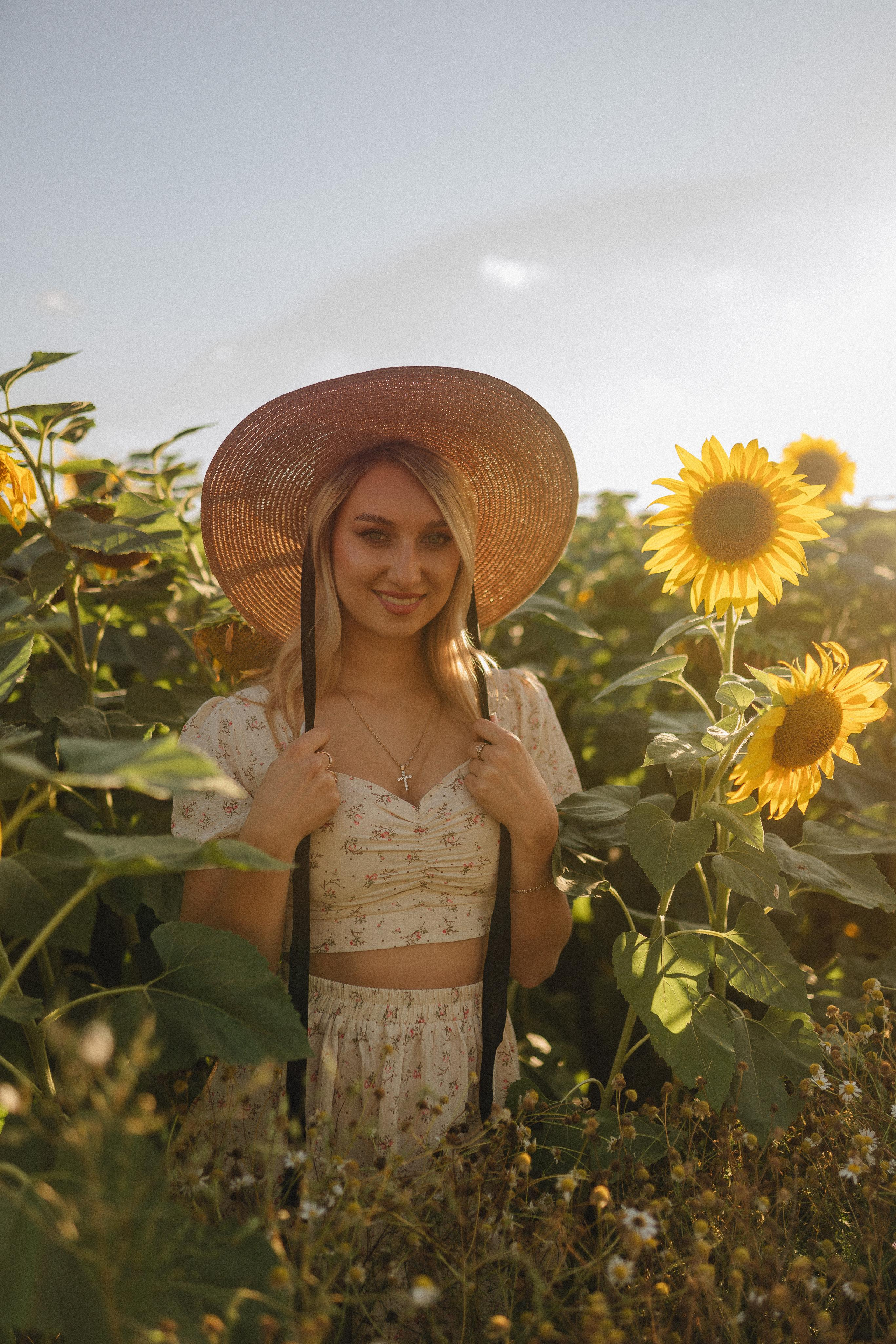Олеся | Съемка с подсолнухами. Фотограф Карина Шмулёва. Воронеж и область