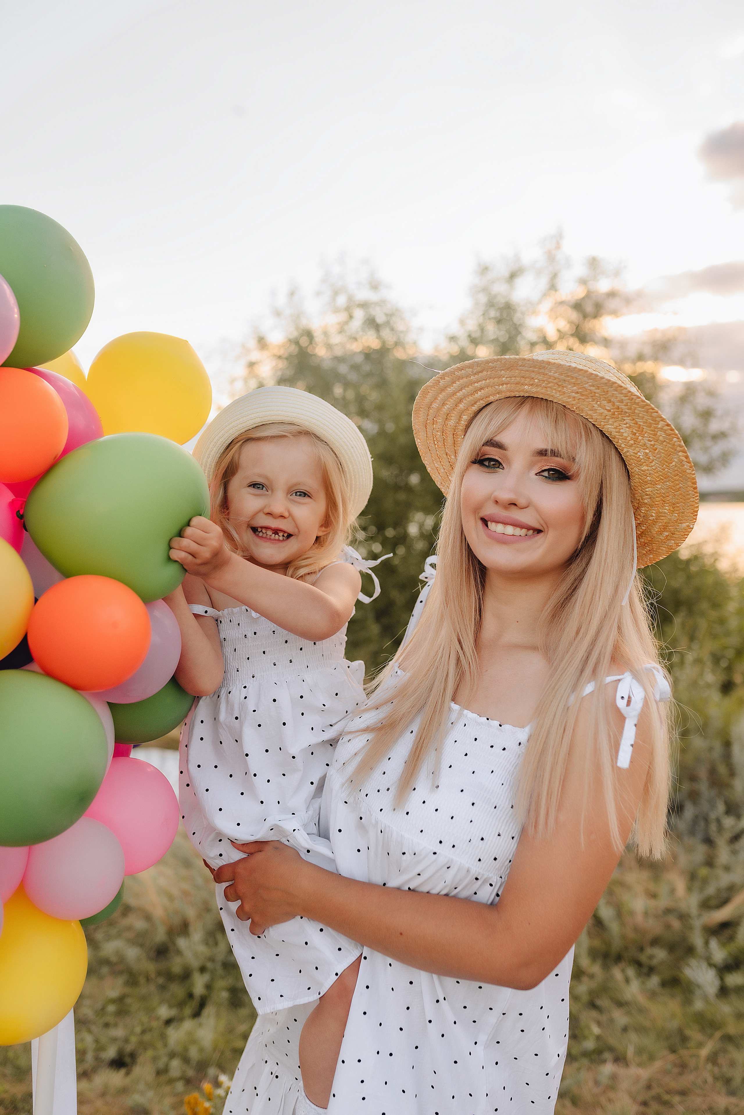Ирина с дочуркой Евой | Пикник на закате. Фотограф Карина Шмулёва. Воронеж и область