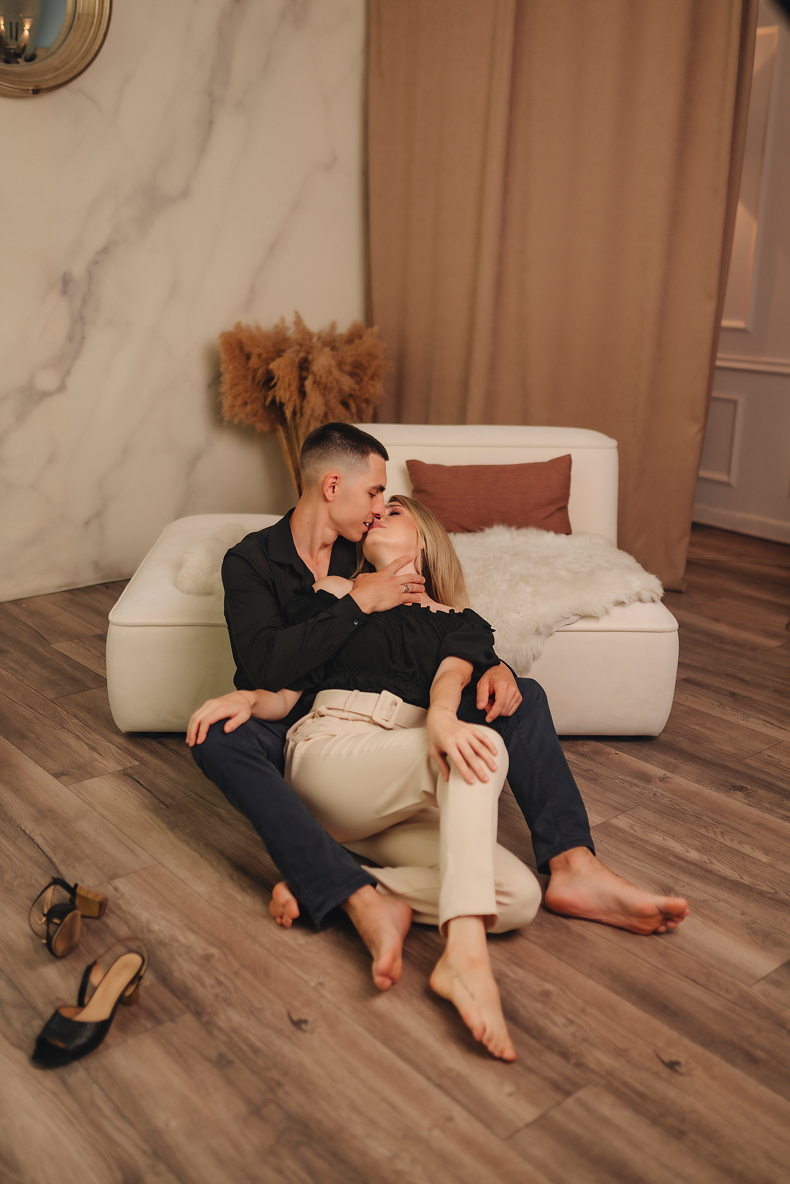 Кристина и Вадим | Съёмка в студии Portfolio. Фотограф Карина Шмулёва. Воронеж и область