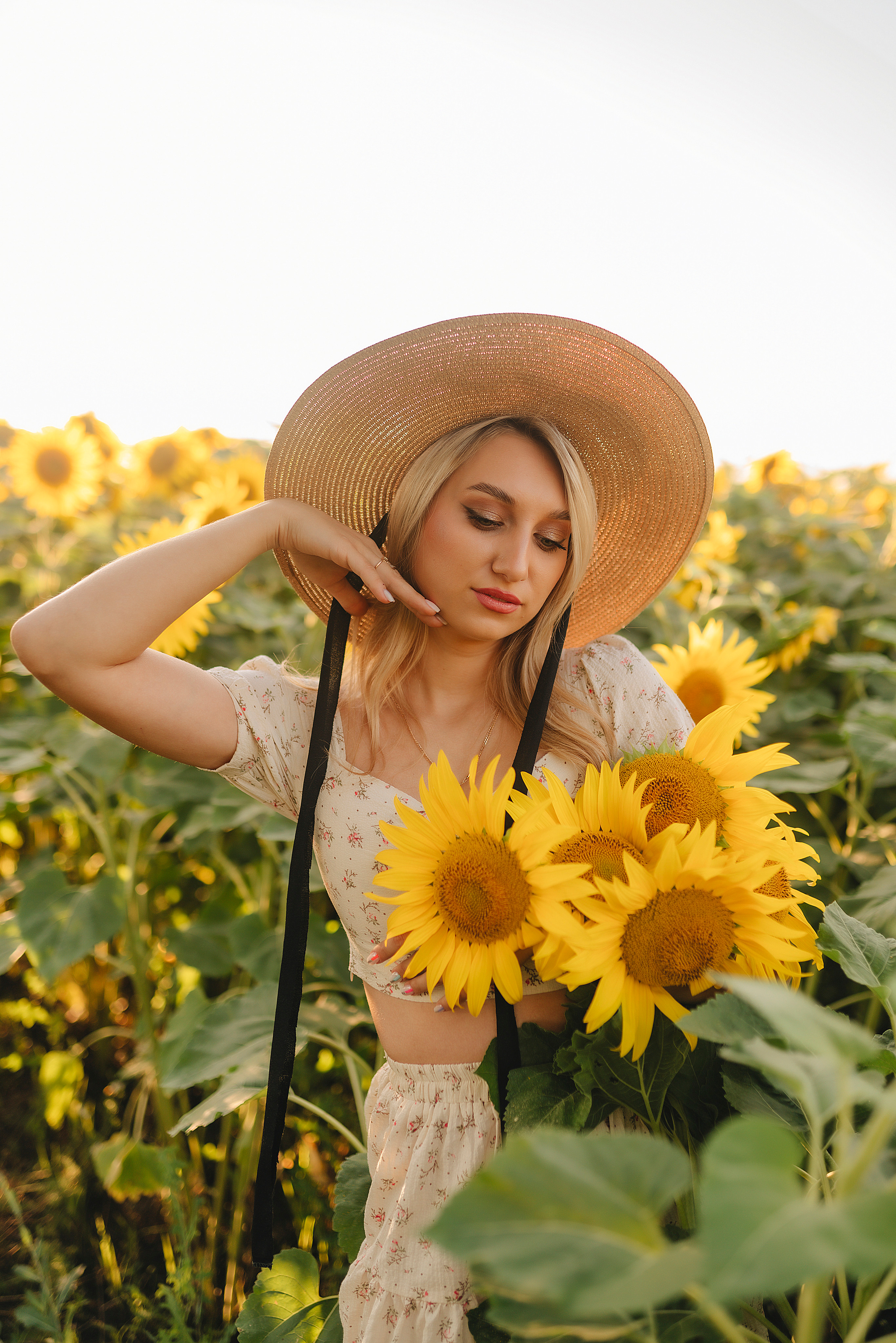 Олеся | Съемка с подсолнухами. Фотограф Карина Шмулёва. Воронеж и область